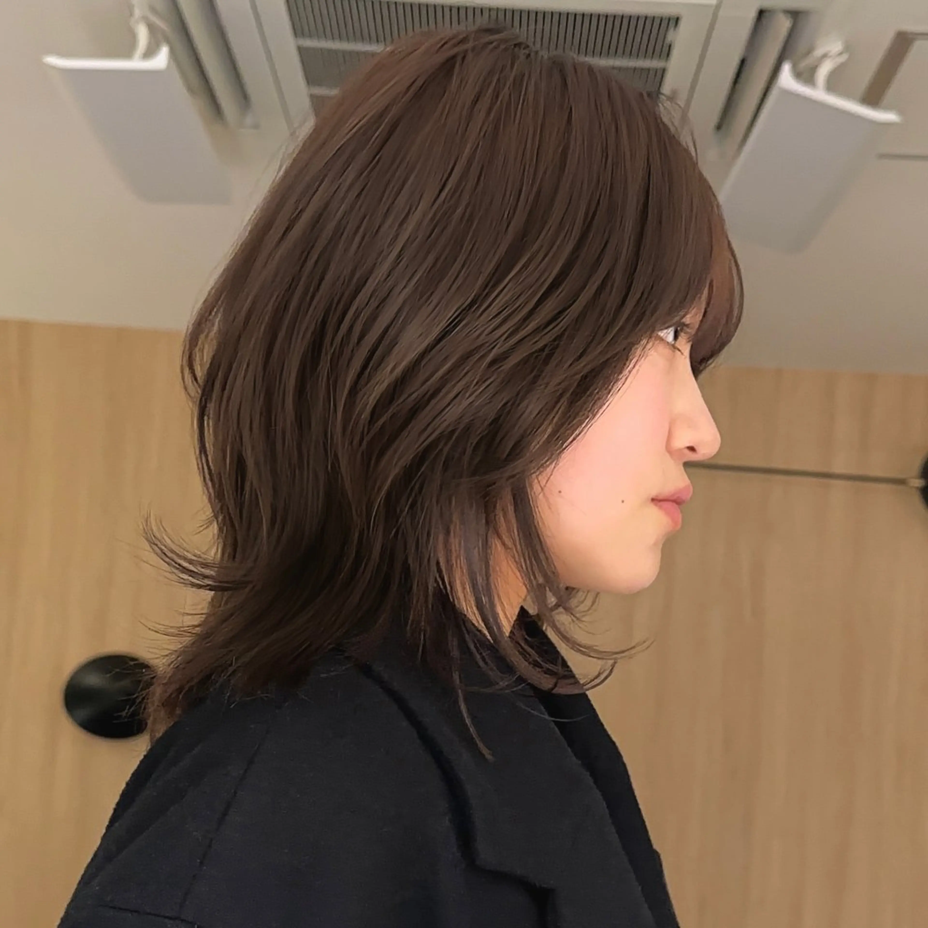 ミディアム 岸本 理希のヘアスタイル