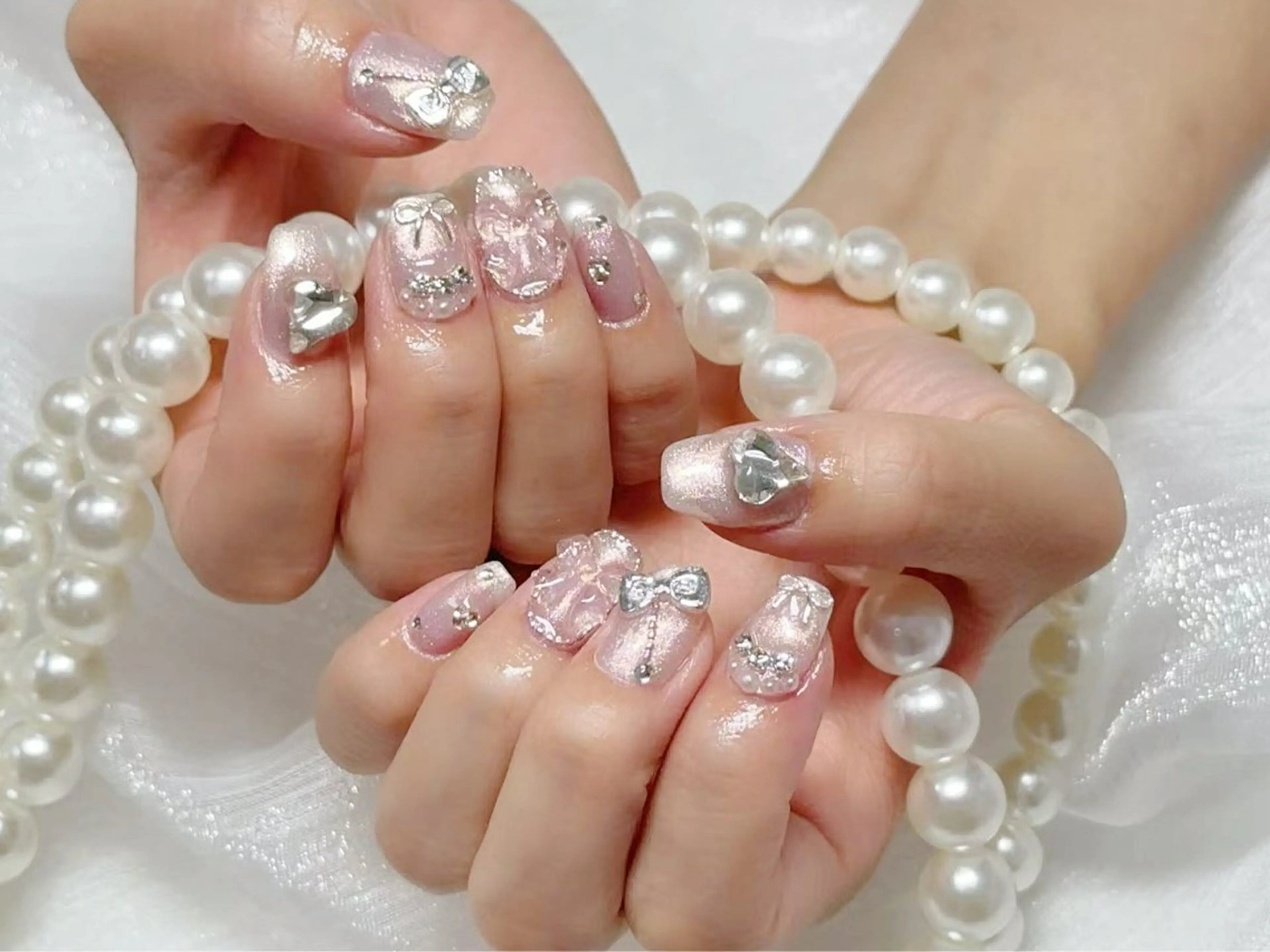 ネイル オーロラネイル 長さ出し フレンチネイル ガーリー キラキラネイル RIn 🎀のネイルデザイン