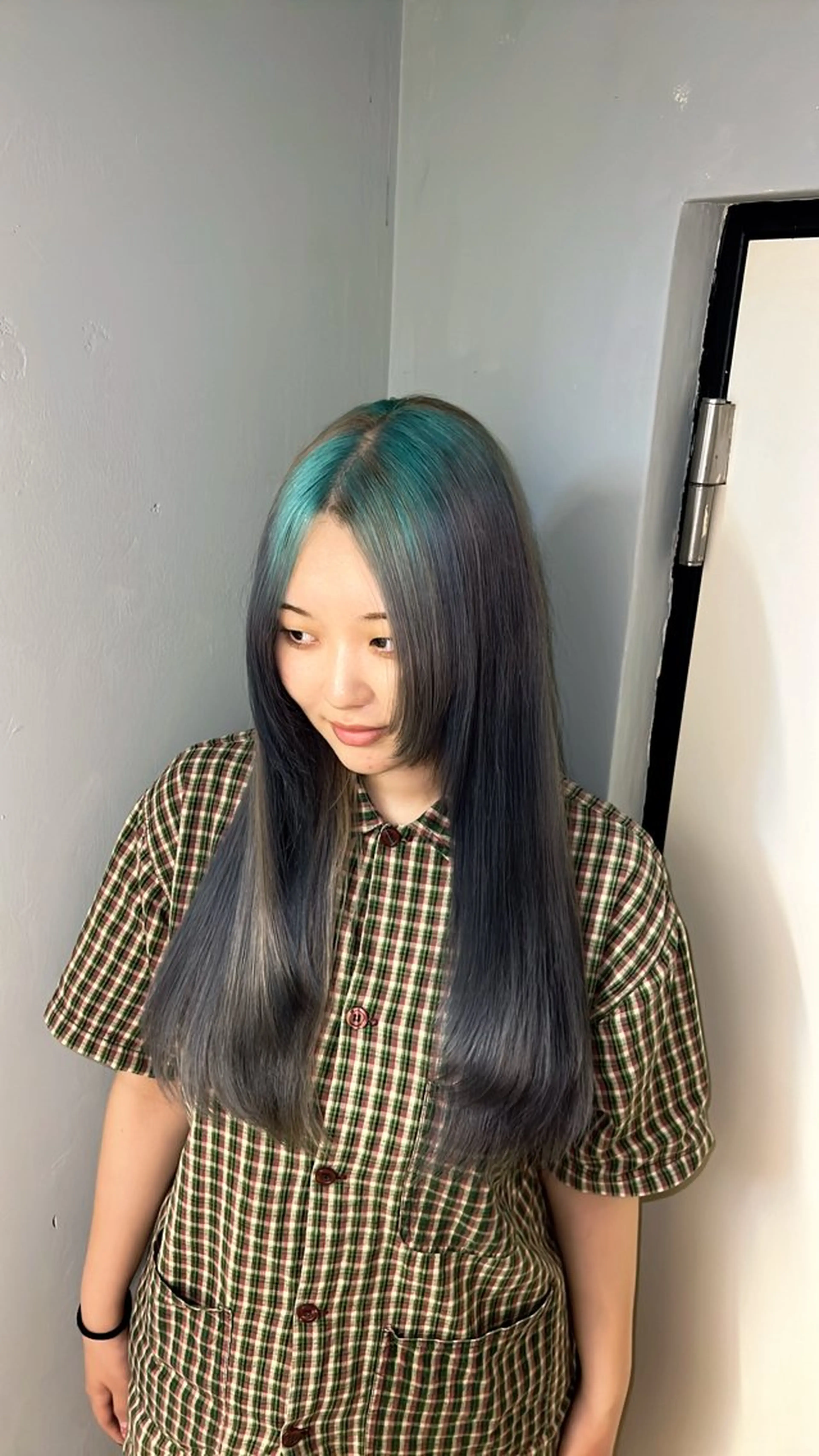 ロング カラー デザインカラー グラデーションカラー ミント シルバー ヘアカラー 個性的カラー ☆≡ねねのヘアスタイル