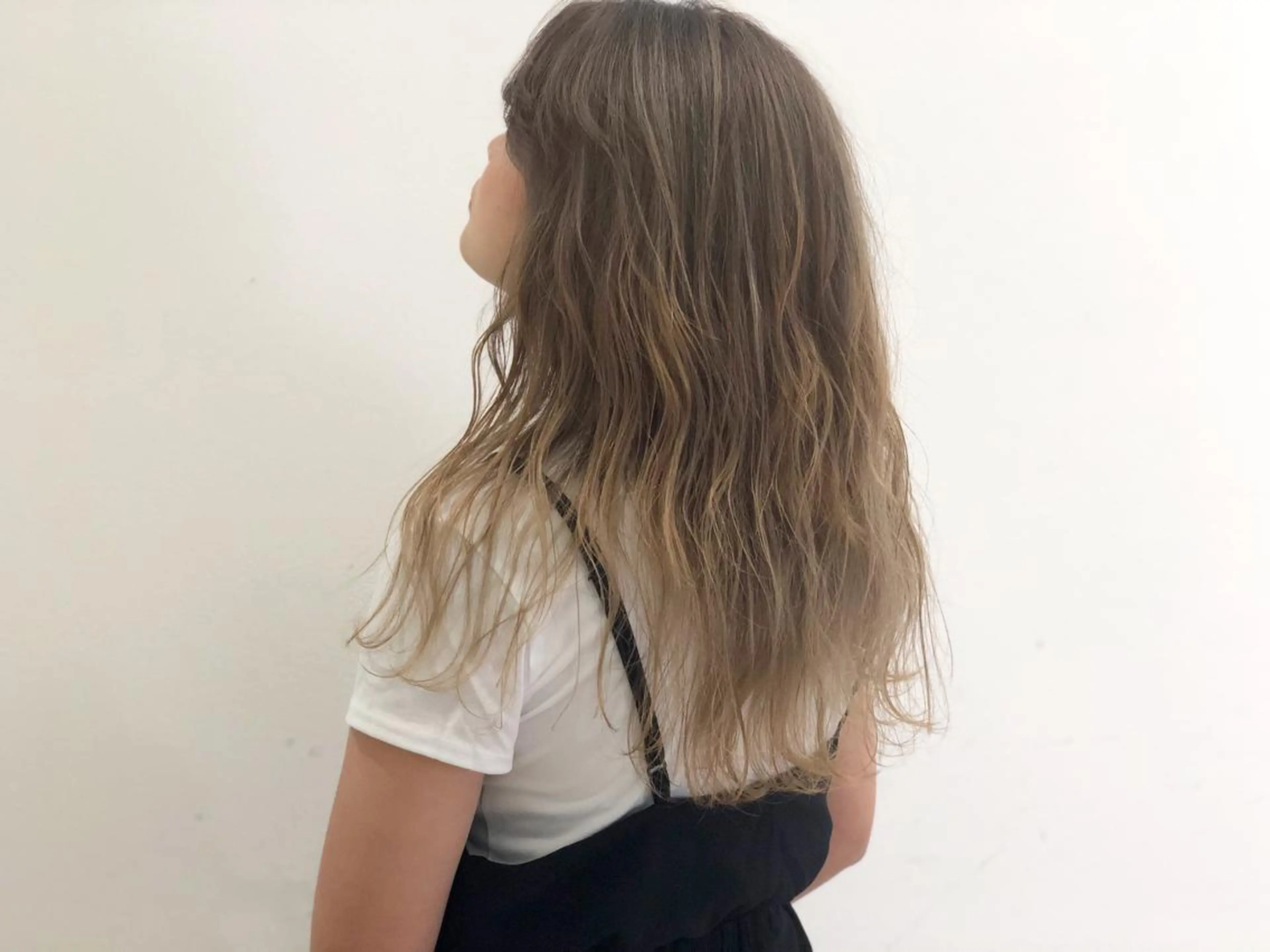 セミロング カラー ベージュカラー ヘアカラー トリートメント Tao所属・藤川 大智のヘアスタイル