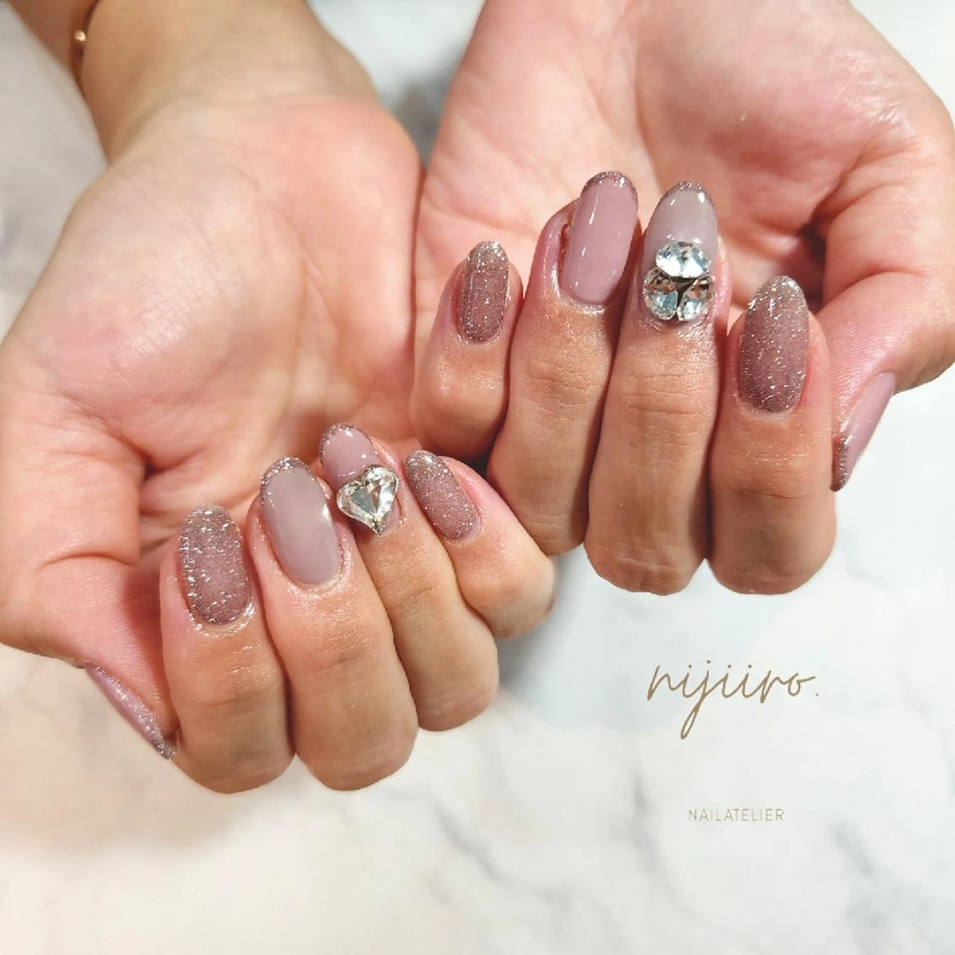 ネイル ハンドネイル nailatelier nijiiro.所属・nijiiro🌈 サトウのネイルデザイン