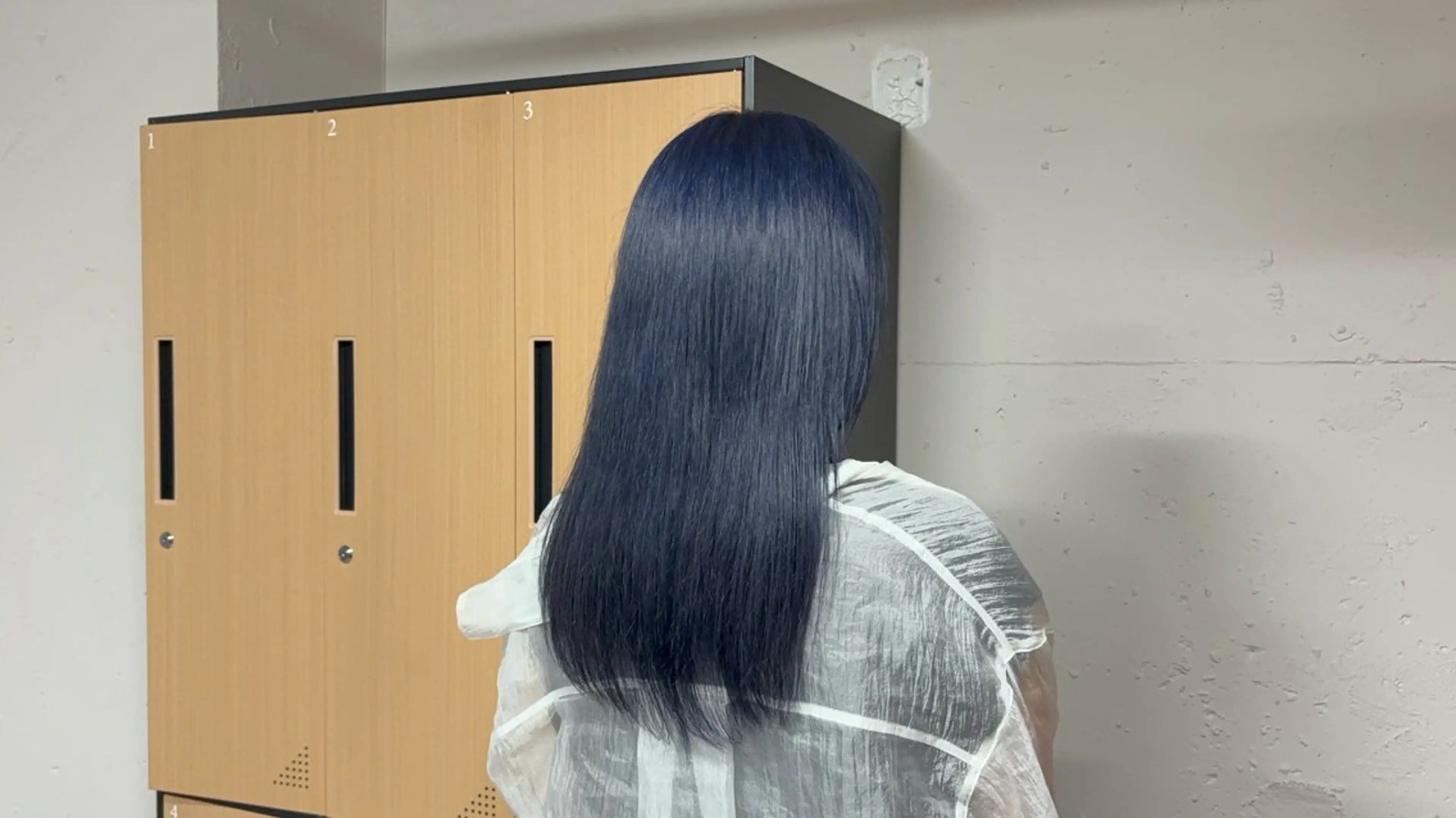 セミロング ヘアカラー tokute 中野真咲🐺のヘアスタイル