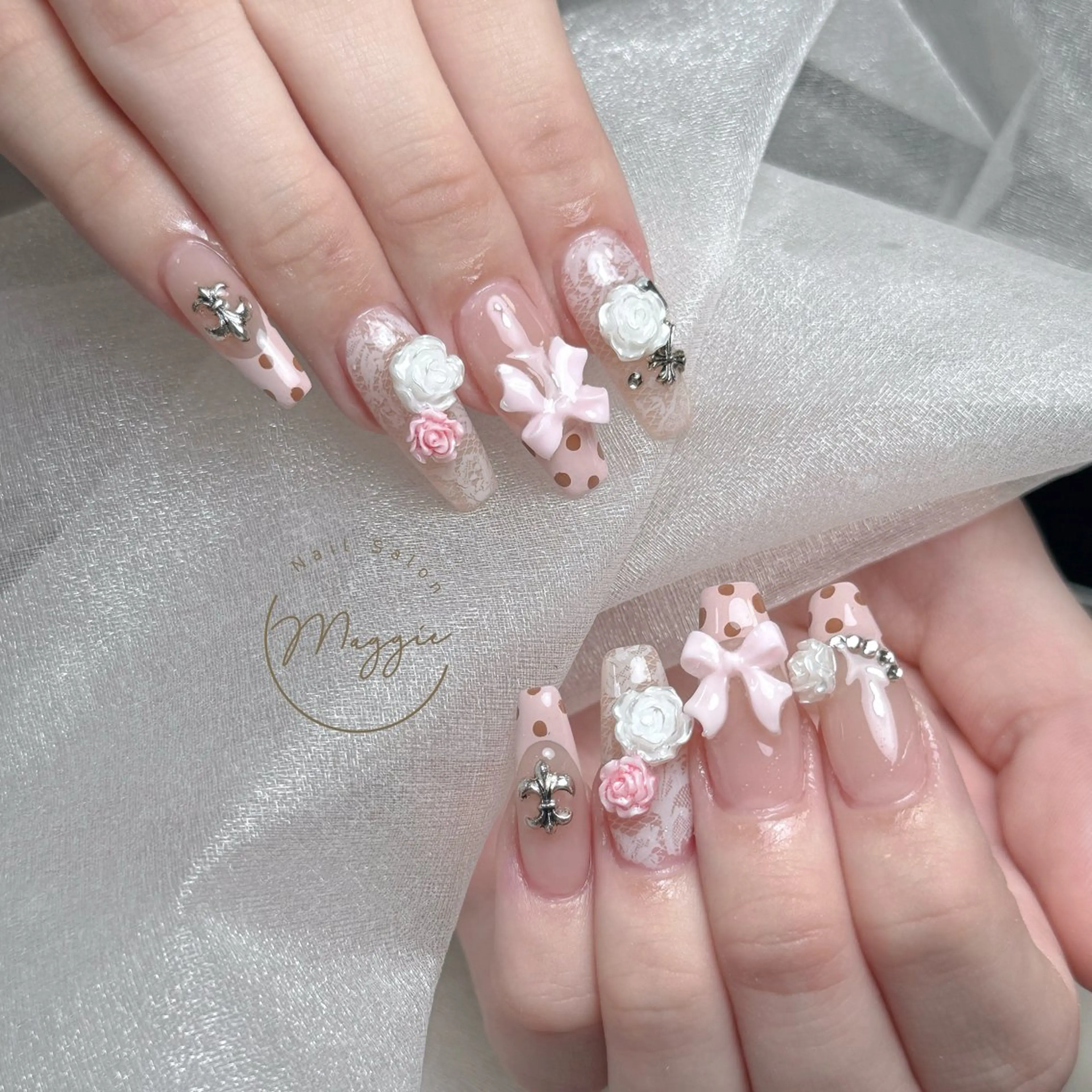 ネイル Maggie Nail🦩のネイルデザイン