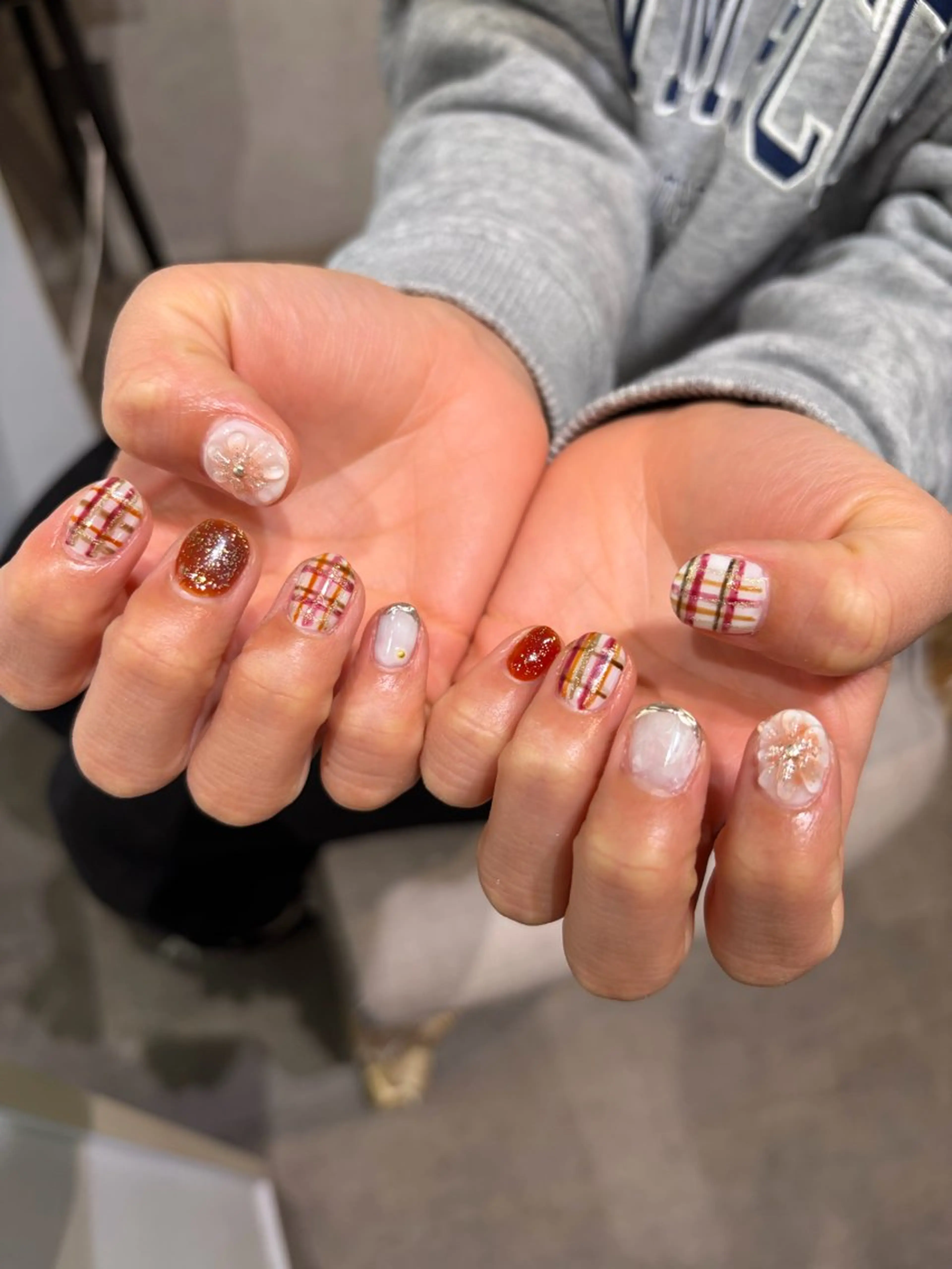 ネイル ハンドネイル 派手髪ハイトーン💛 ネイル💅まりなのネイルデザイン