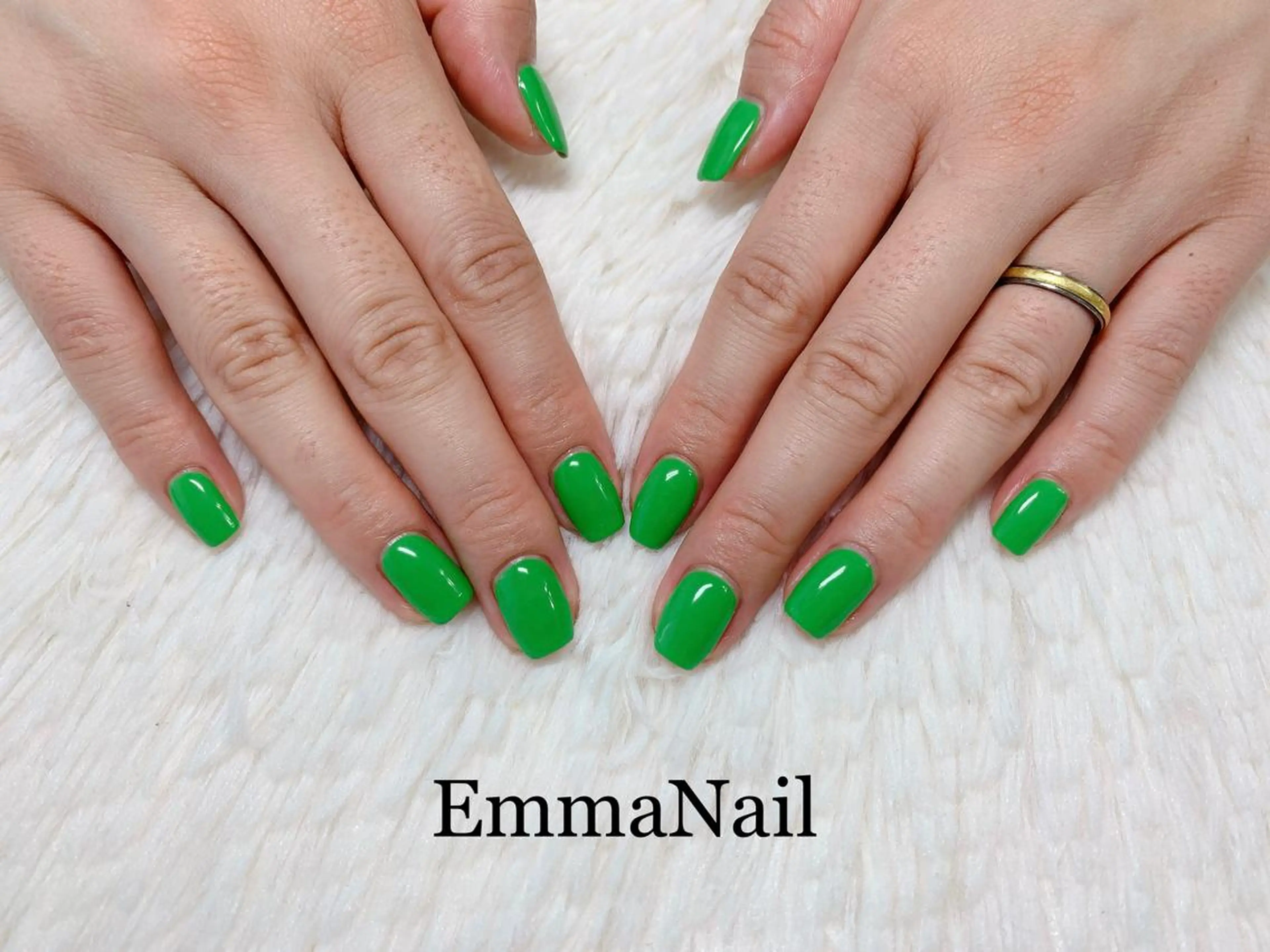 ネイル ジェルネイル ワンカラーネイル ハンドネイル salon EM&A emiのネイルデザイン