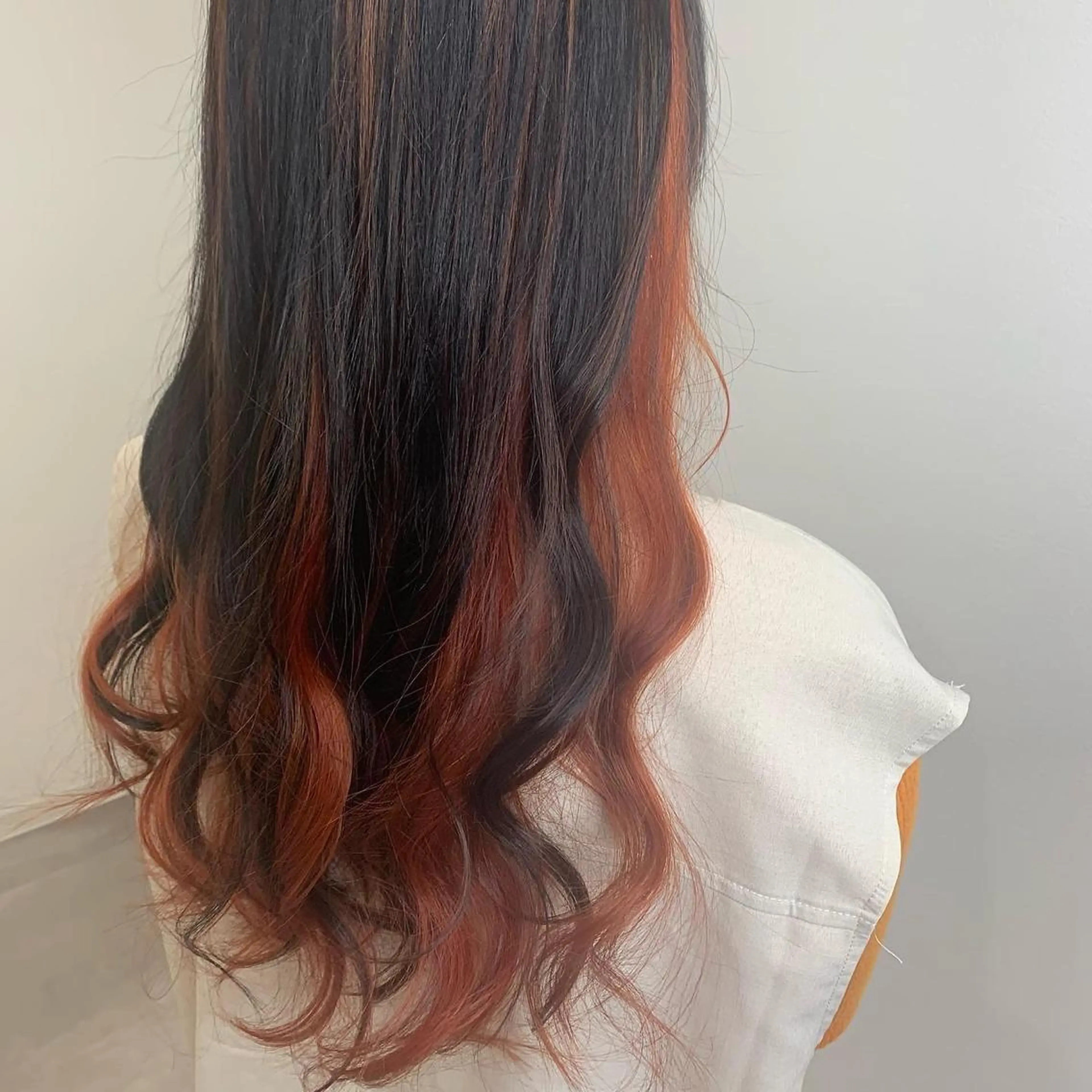 【特殊カラー】インナーカラーやイヤリングカラー、グラデーションカラーなど+髪質改善トリートメント¥13200～16500の写真