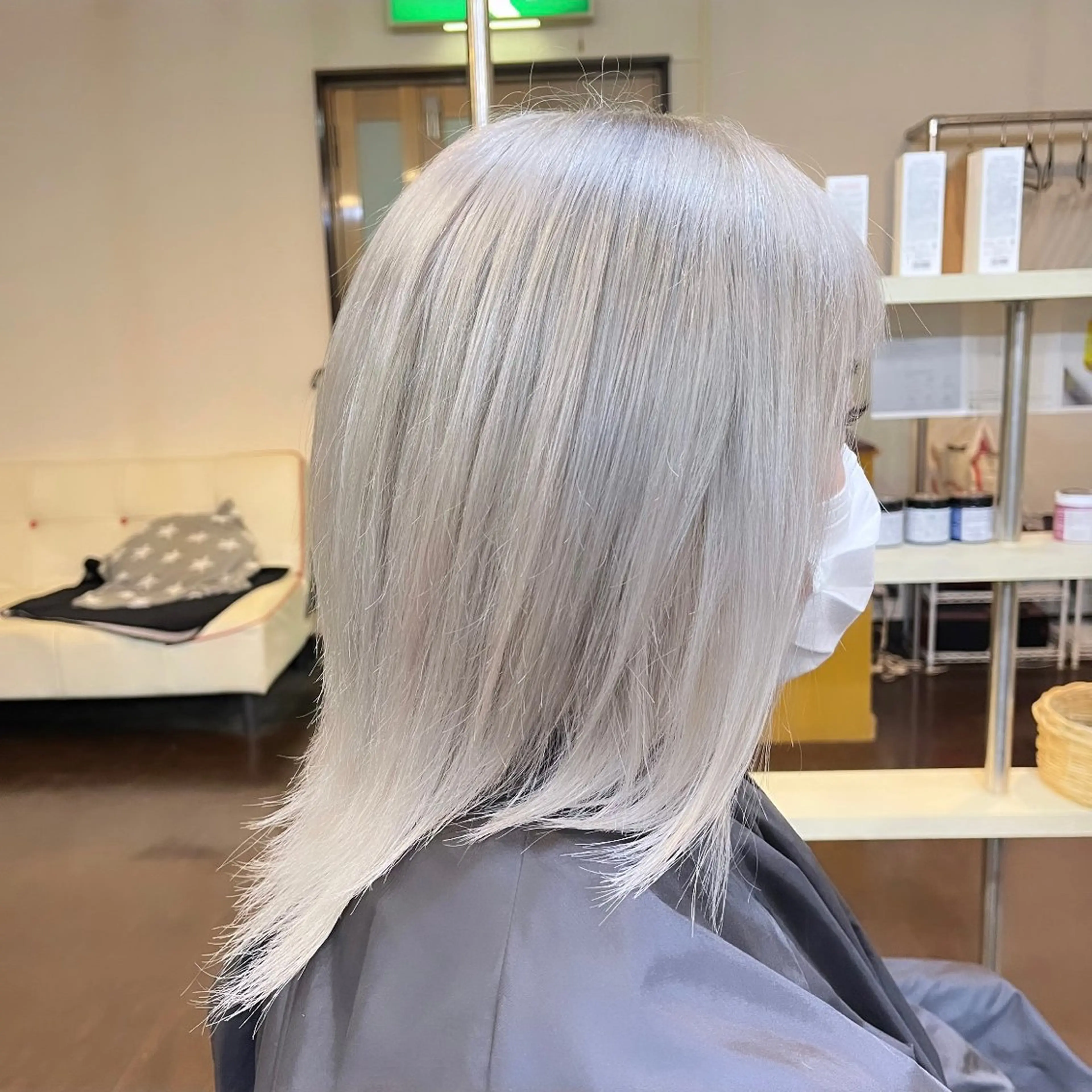 トリプルカラー(ケアブリーチ2回+カラー)➕トリートメント【ホワイト系、淡い色、暗染め履歴の方におすすめ❗️】の写真