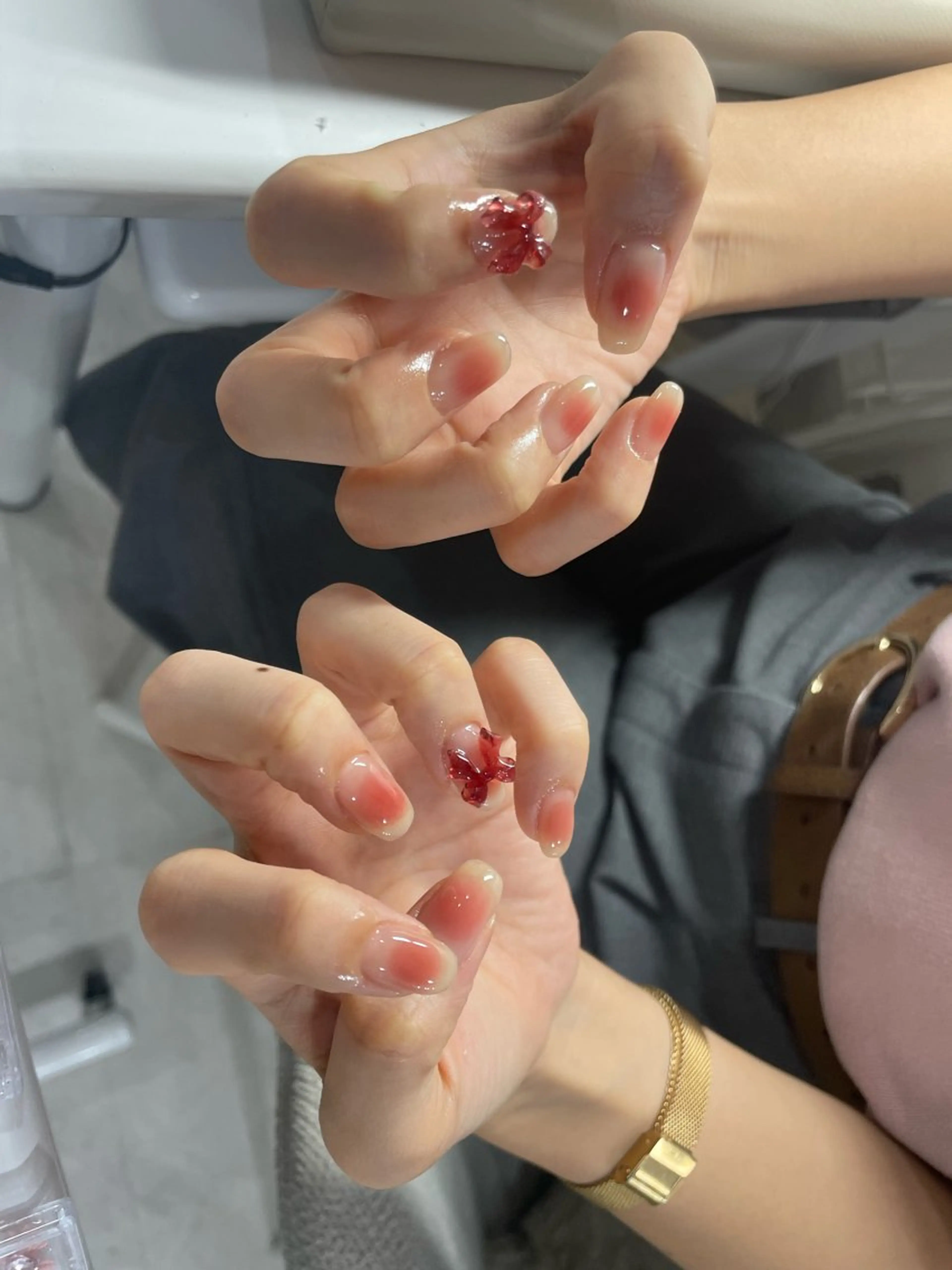 《口コミ投稿限定》🍓ちゅるんチークネイルの写真