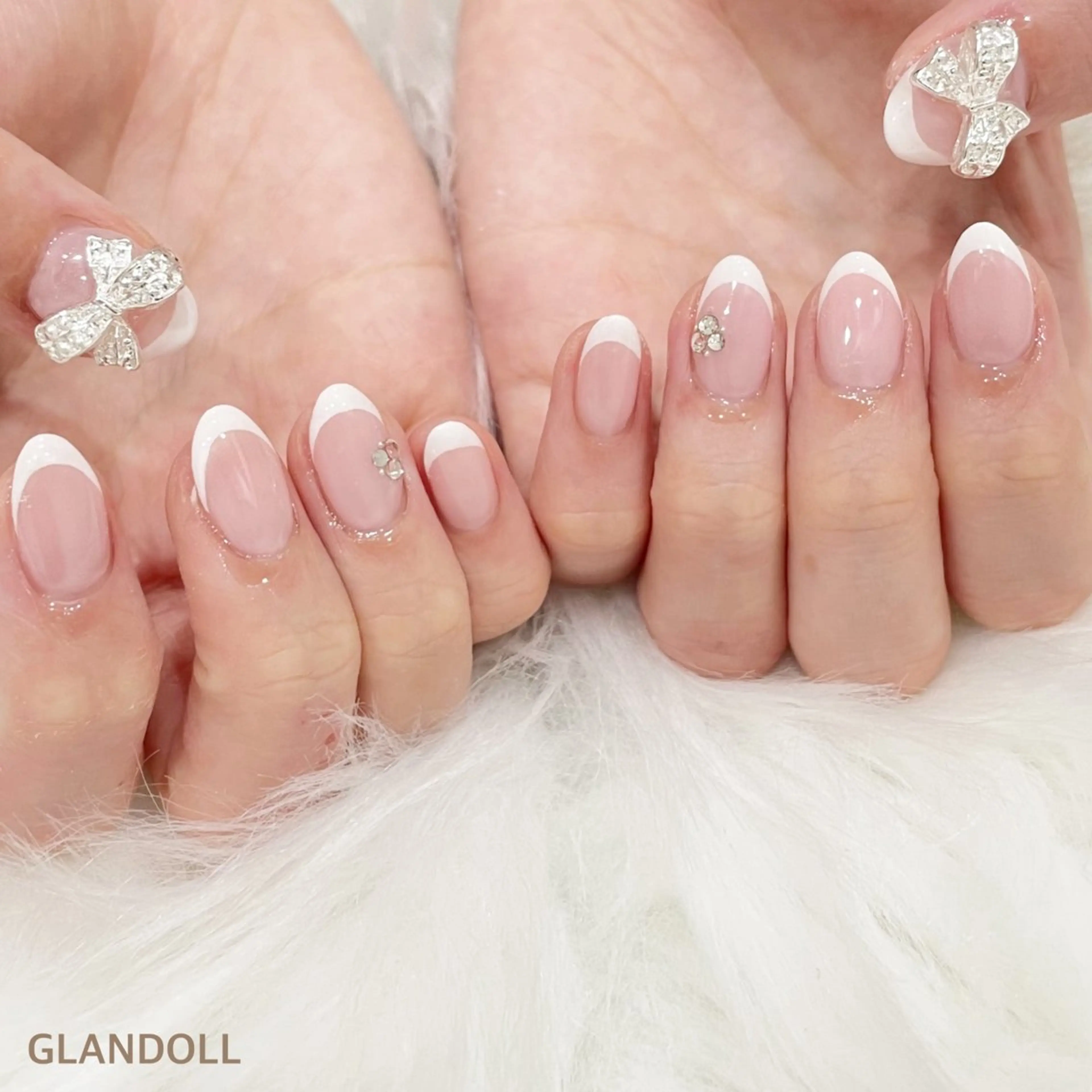 ネイル フレンチネイル ハンドネイル GLANDOLL YURIのネイルデザイン