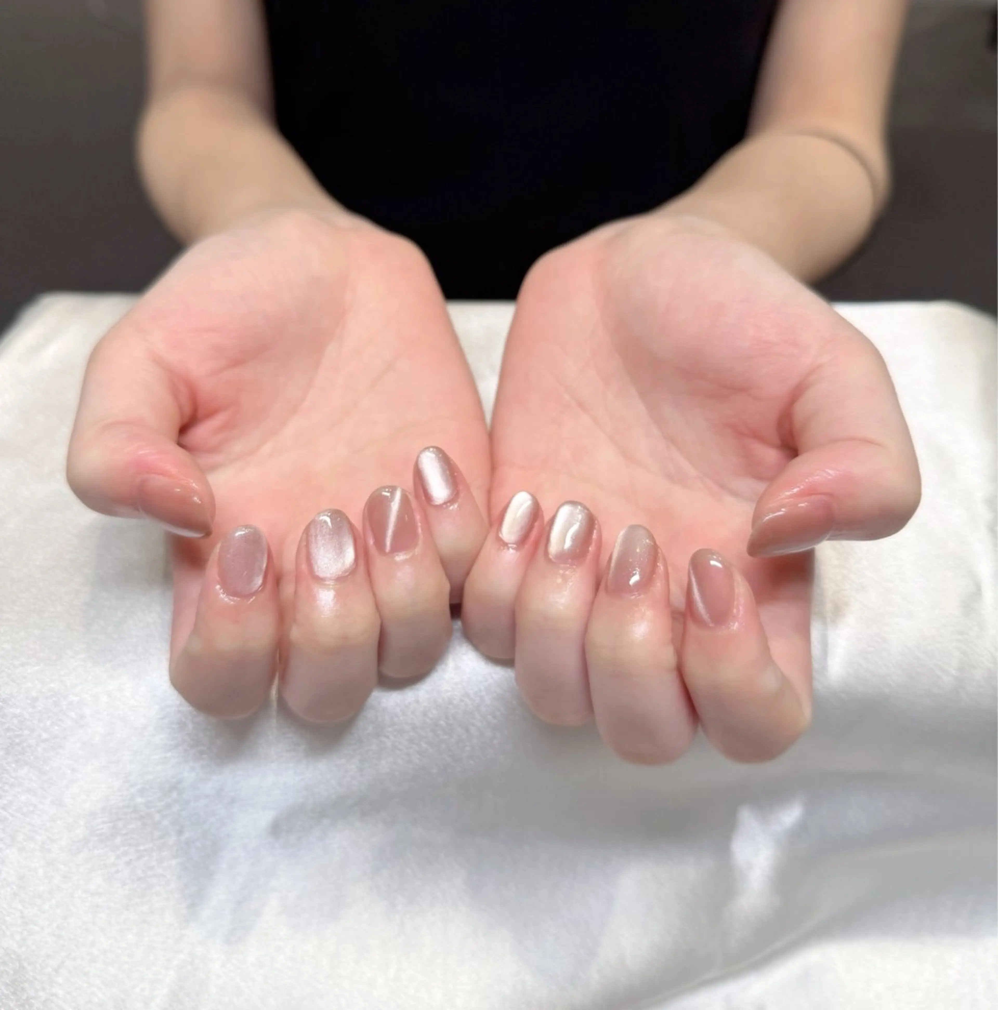 ネイル 氷ネイル・うるうるネイル マグネットネイル オフィスネイル nail salon menarii所属・mai 🩵のネイルデザイン