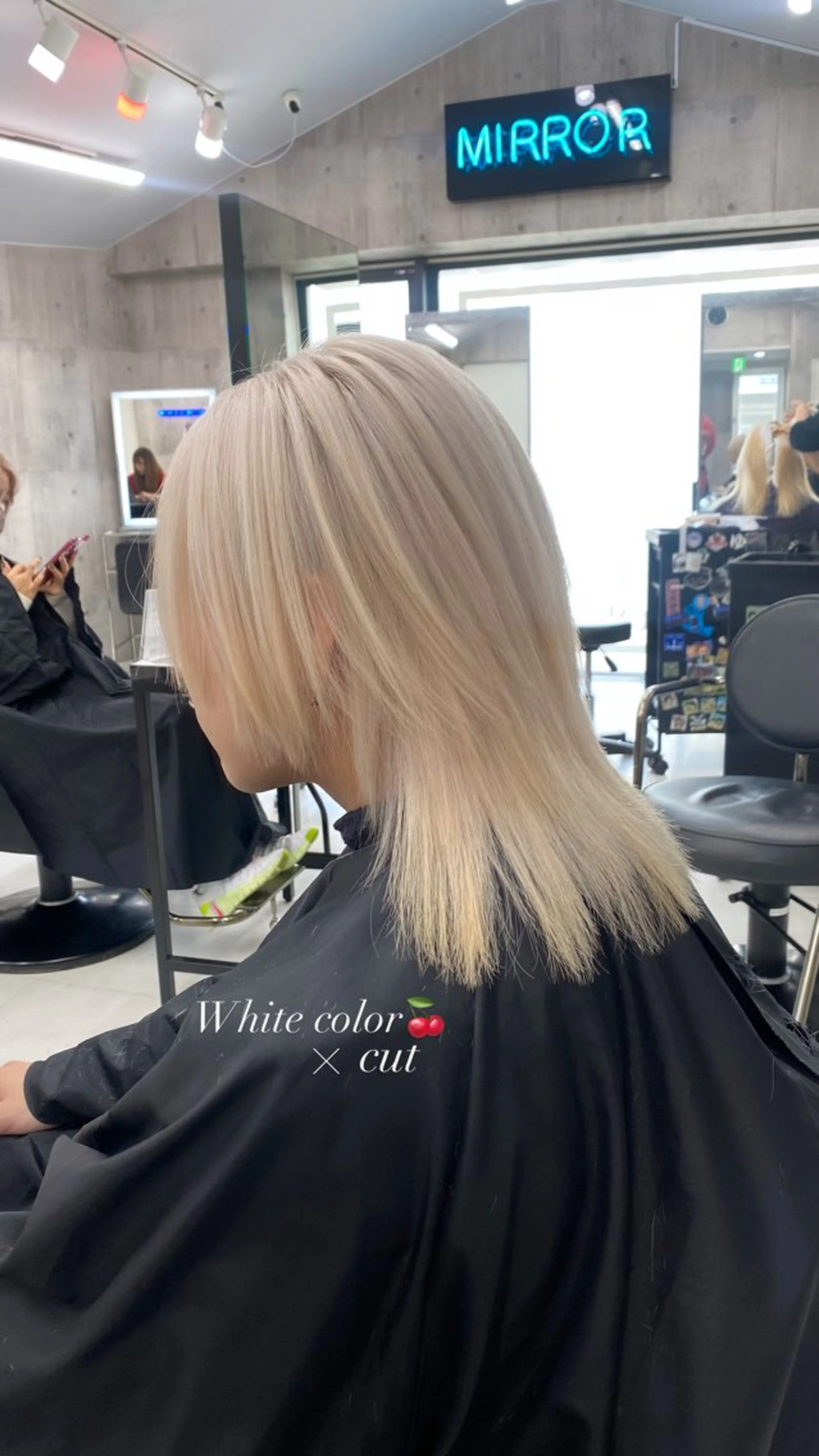 ミディアム カラー ヘアアレンジ メンズ ヘアカラー のん🎀ハイトーン/ レイヤーカット🐳のヘアスタイル