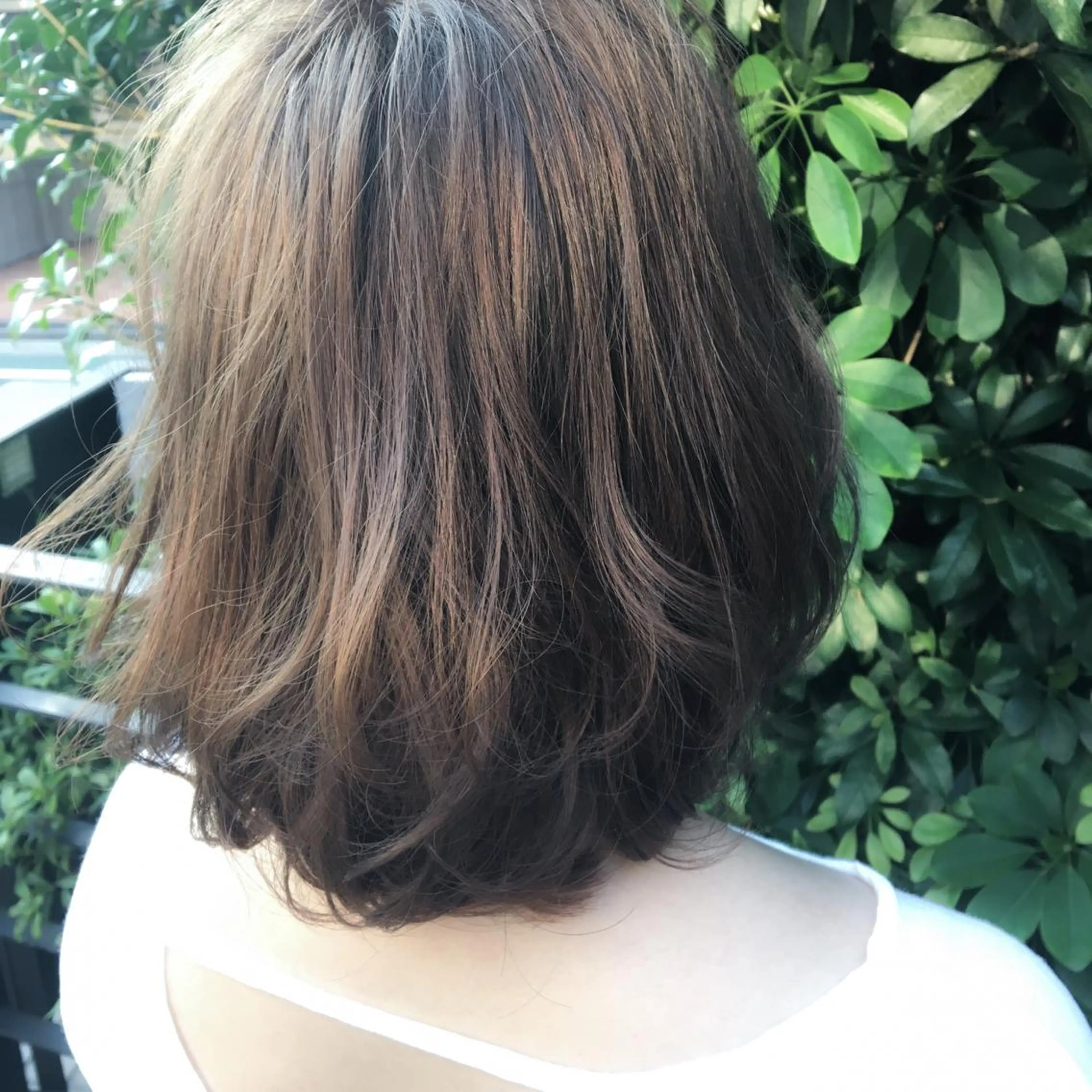 ミディアム カラー THE DAY所属・AKI HASHIMOTOのヘアスタイル