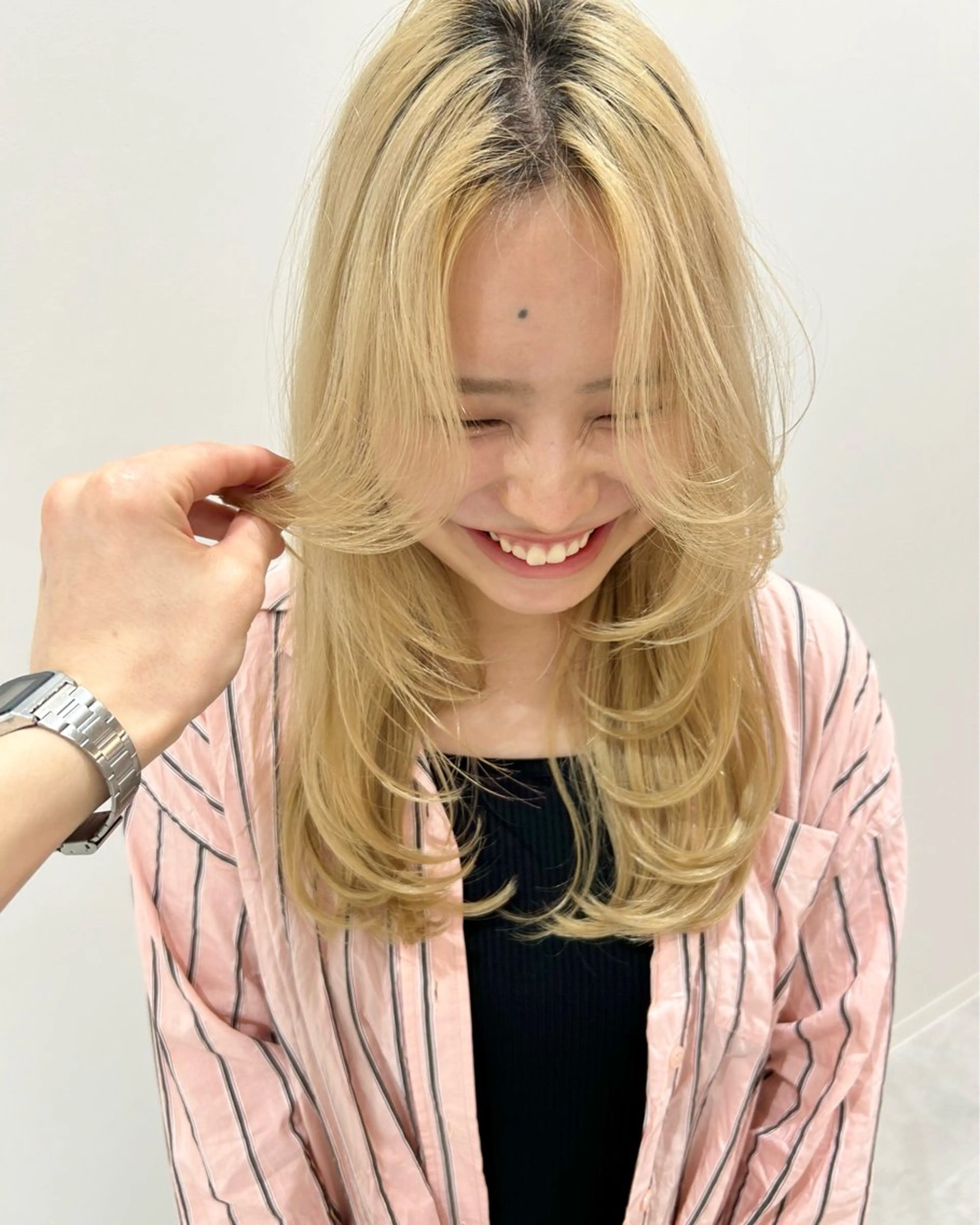 ロング レイヤーカット カット ハイトーン/ブリーチ 似合せカット/パーマのヘアスタイル