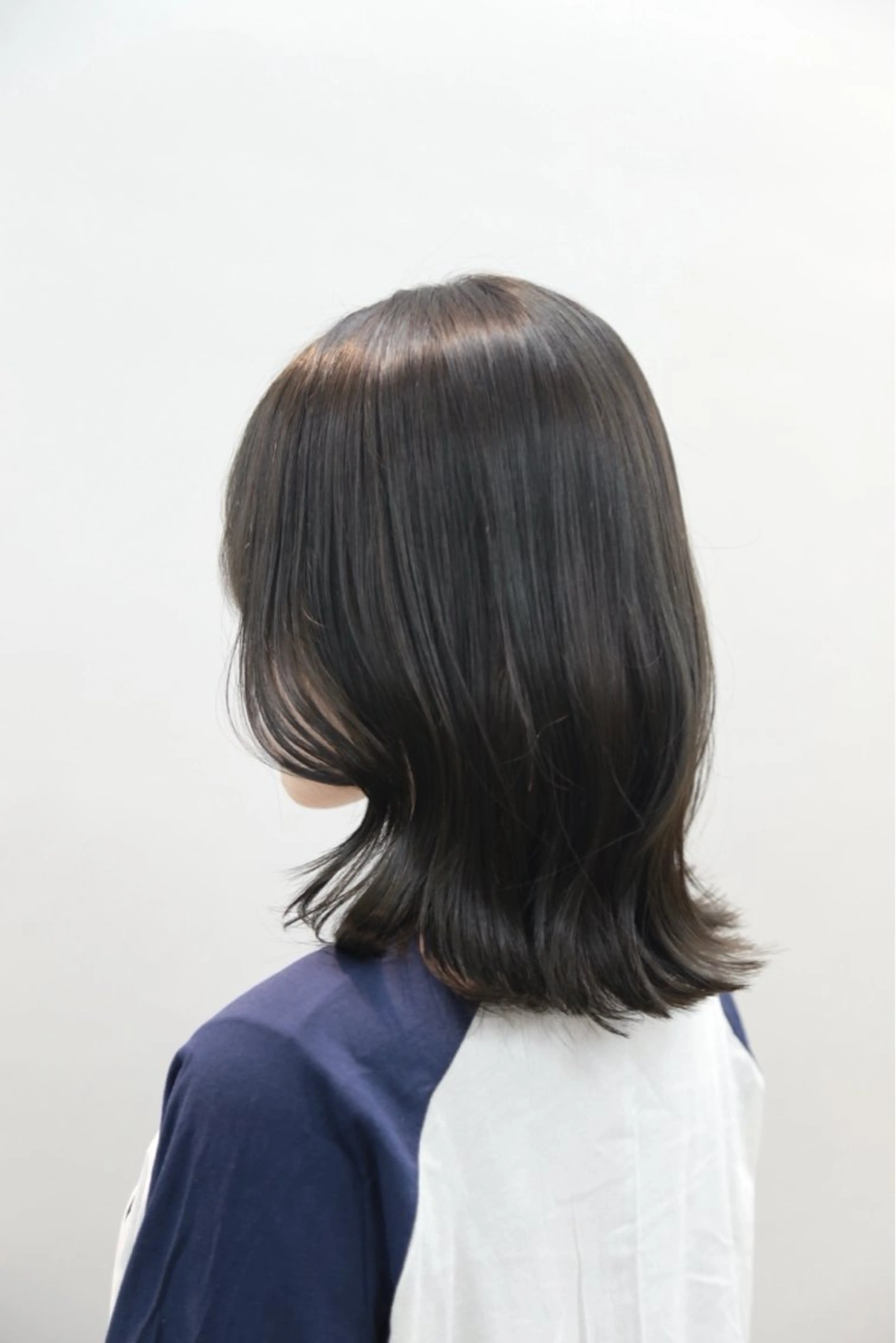 ミディアム 🫧透明感ワンカラー 🫧mio 🫧のヘアスタイル