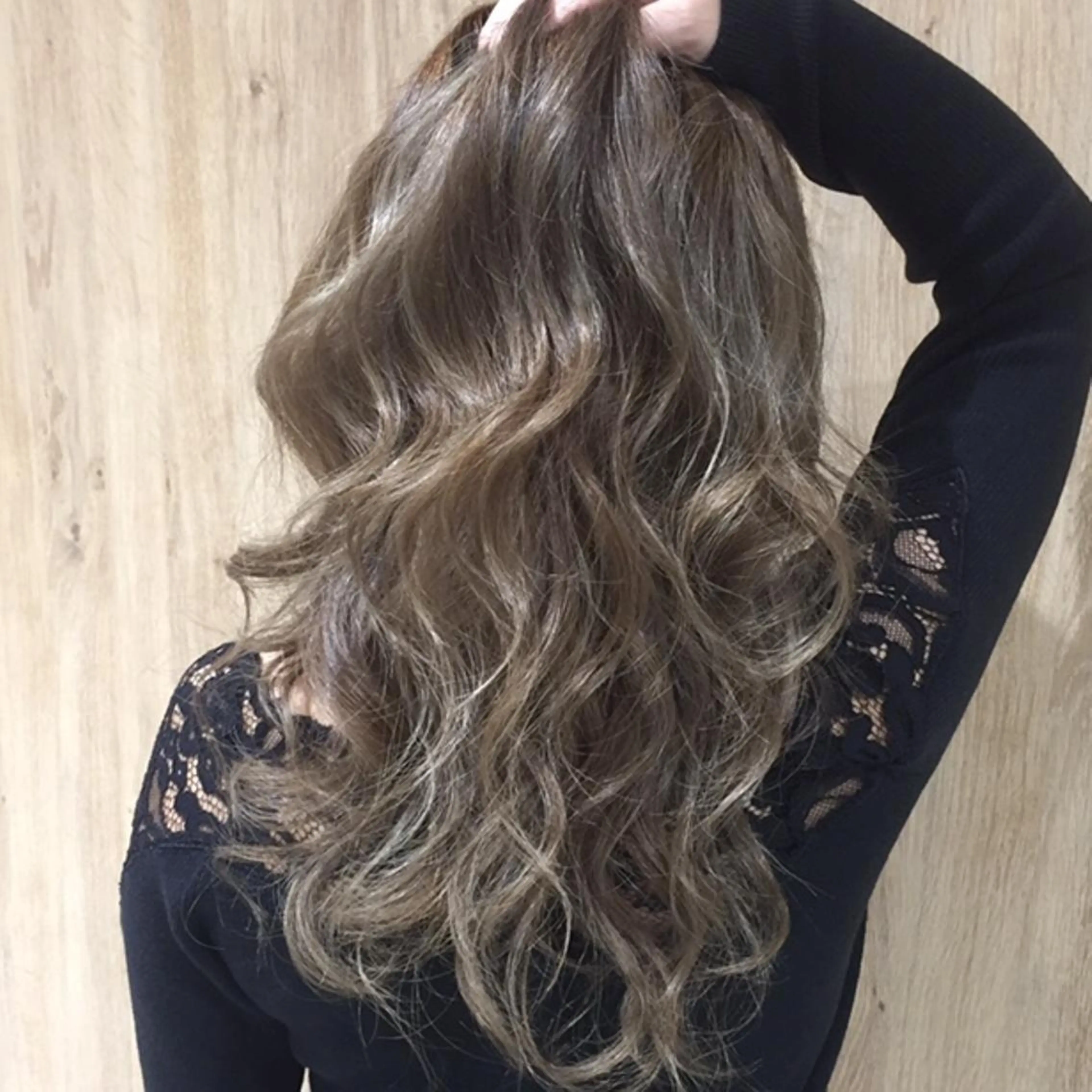 カラー イルミナカラー 中林 由佳のヘアスタイル