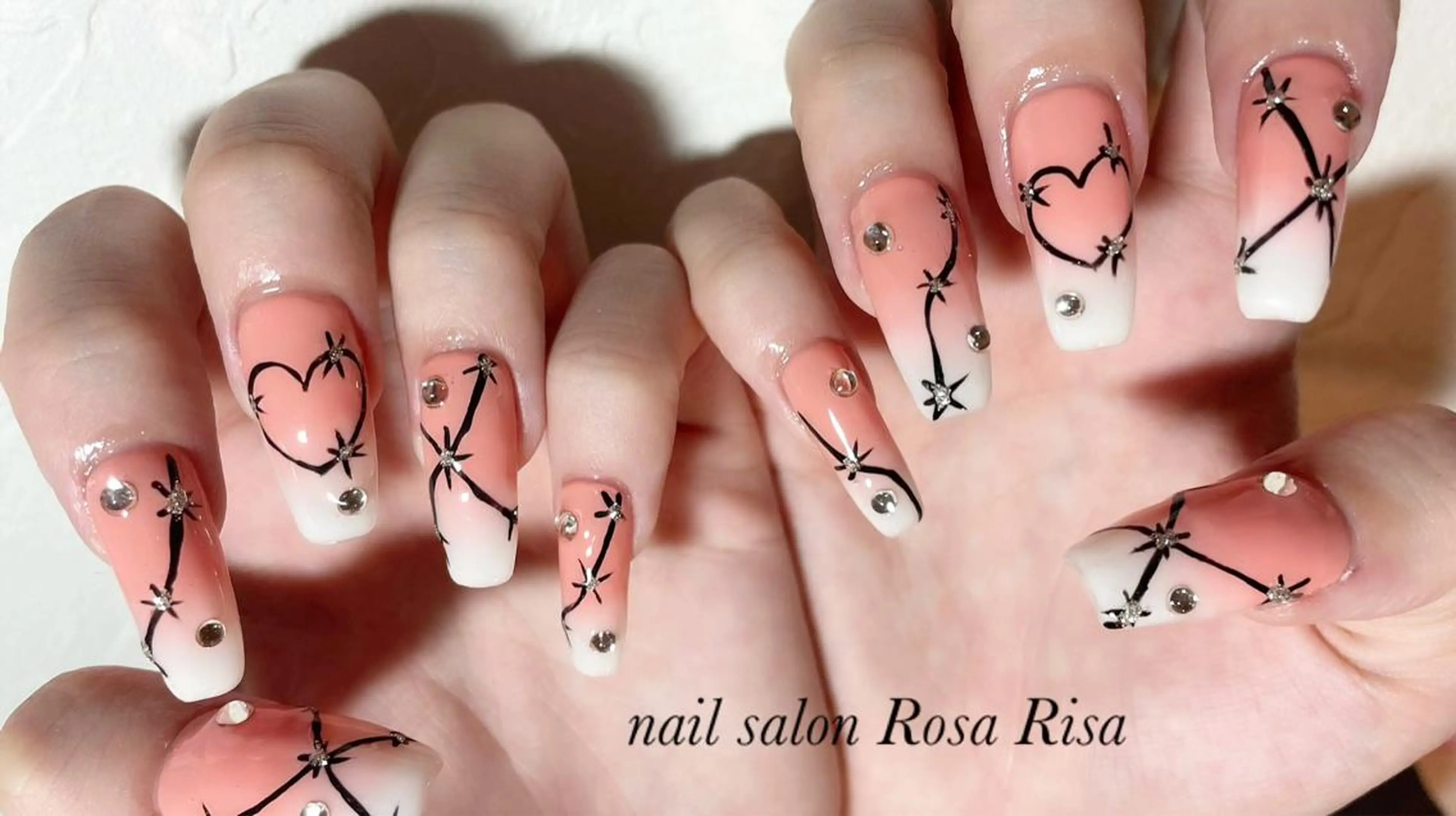 ロング ネイル ネイルスタジオ シェイクユアハンズのネイルデザイン