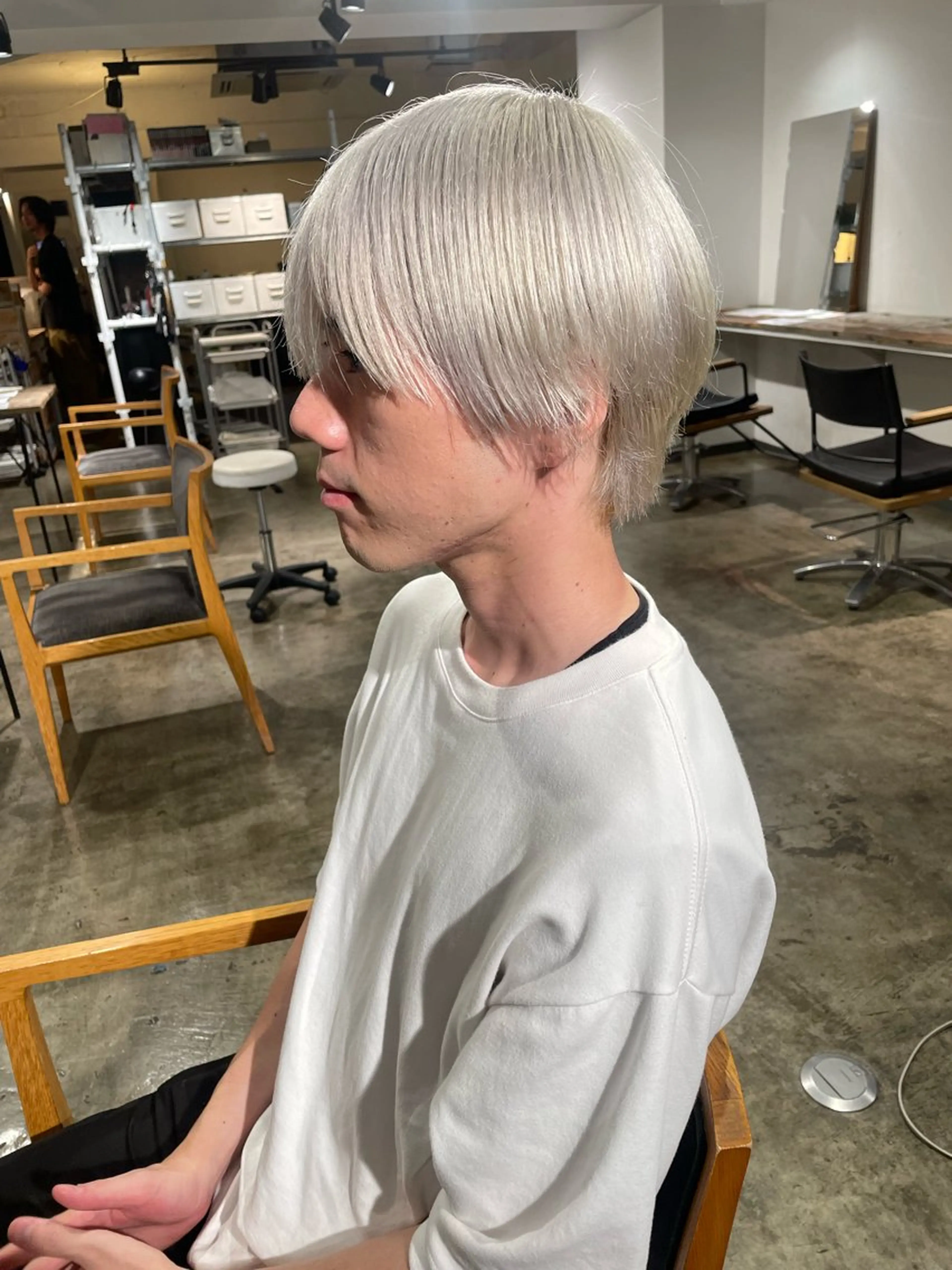 ショート カラー メンズ シルバー ホワイトシルバー ヘアカラー トリートメント ハイトーン/レイヤー /ケアブリーチ石川治のヘアスタイル