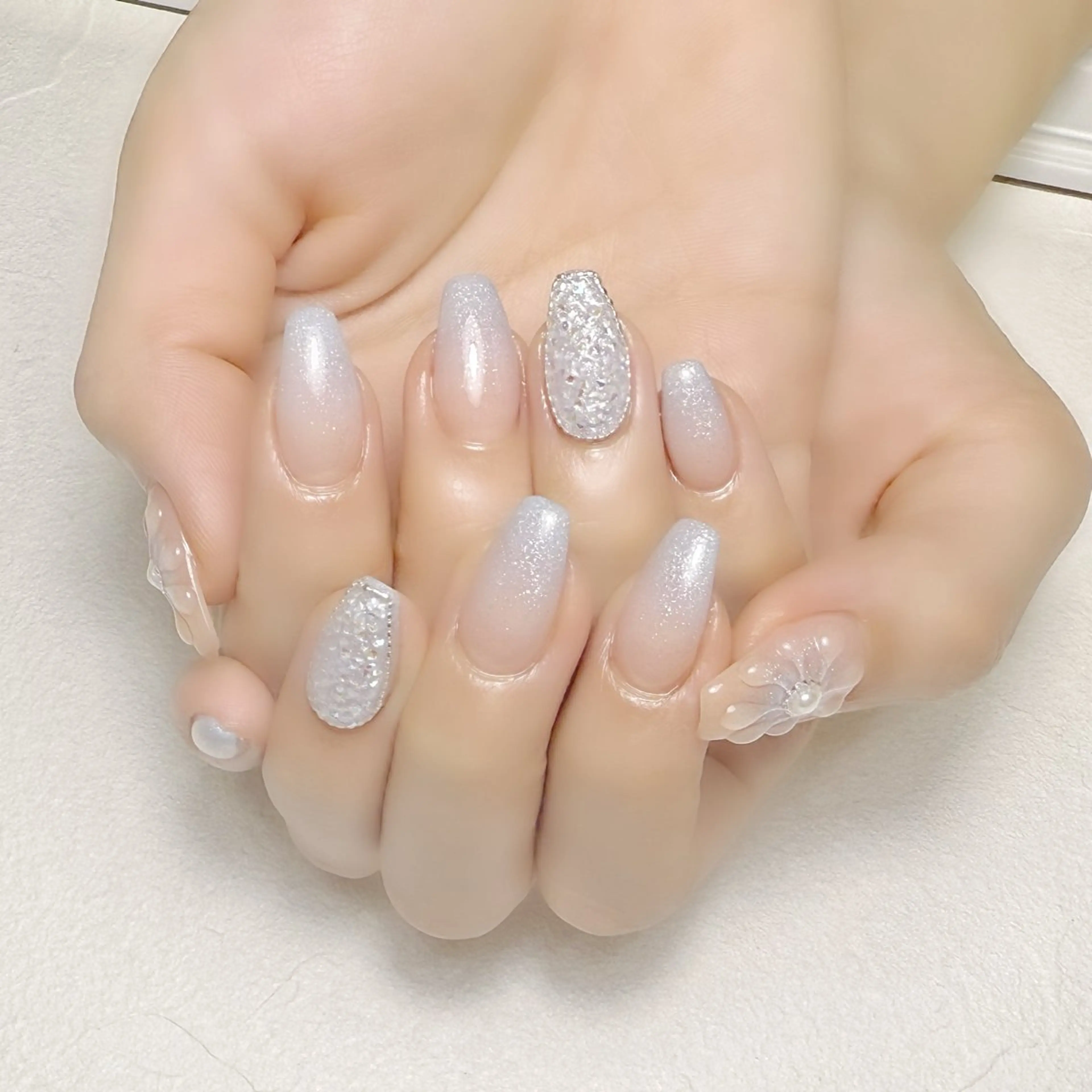 ネイル ブルー フラワーネイル ガーリー グラデーション キラキラネイル rouse nail RISATOのネイルデザイン