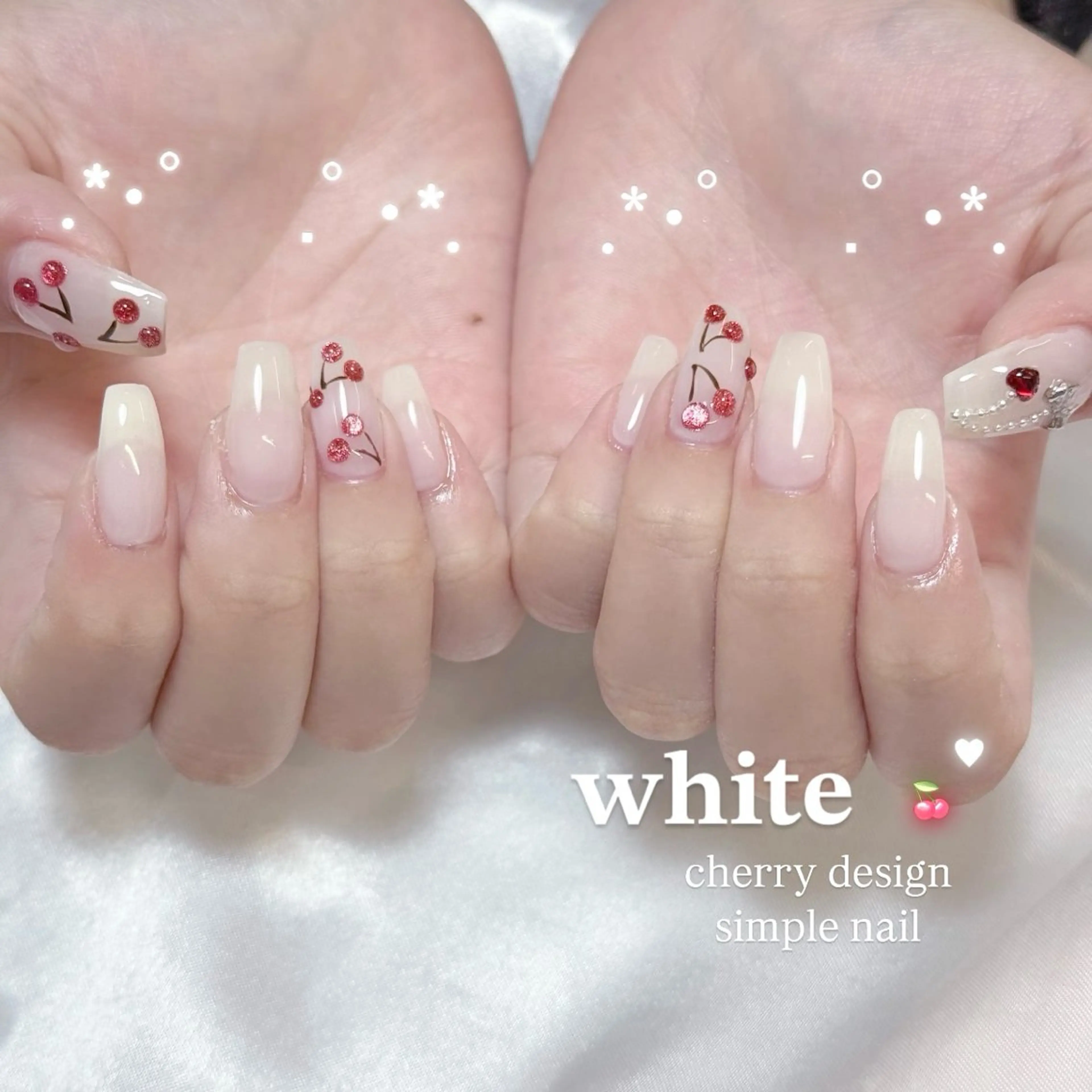 ネイル オーロラネイル ブルー フラッシュネイル フットネイル フレンチネイル ハンドネイル fein. miku🎀🍼のネイルデザイン