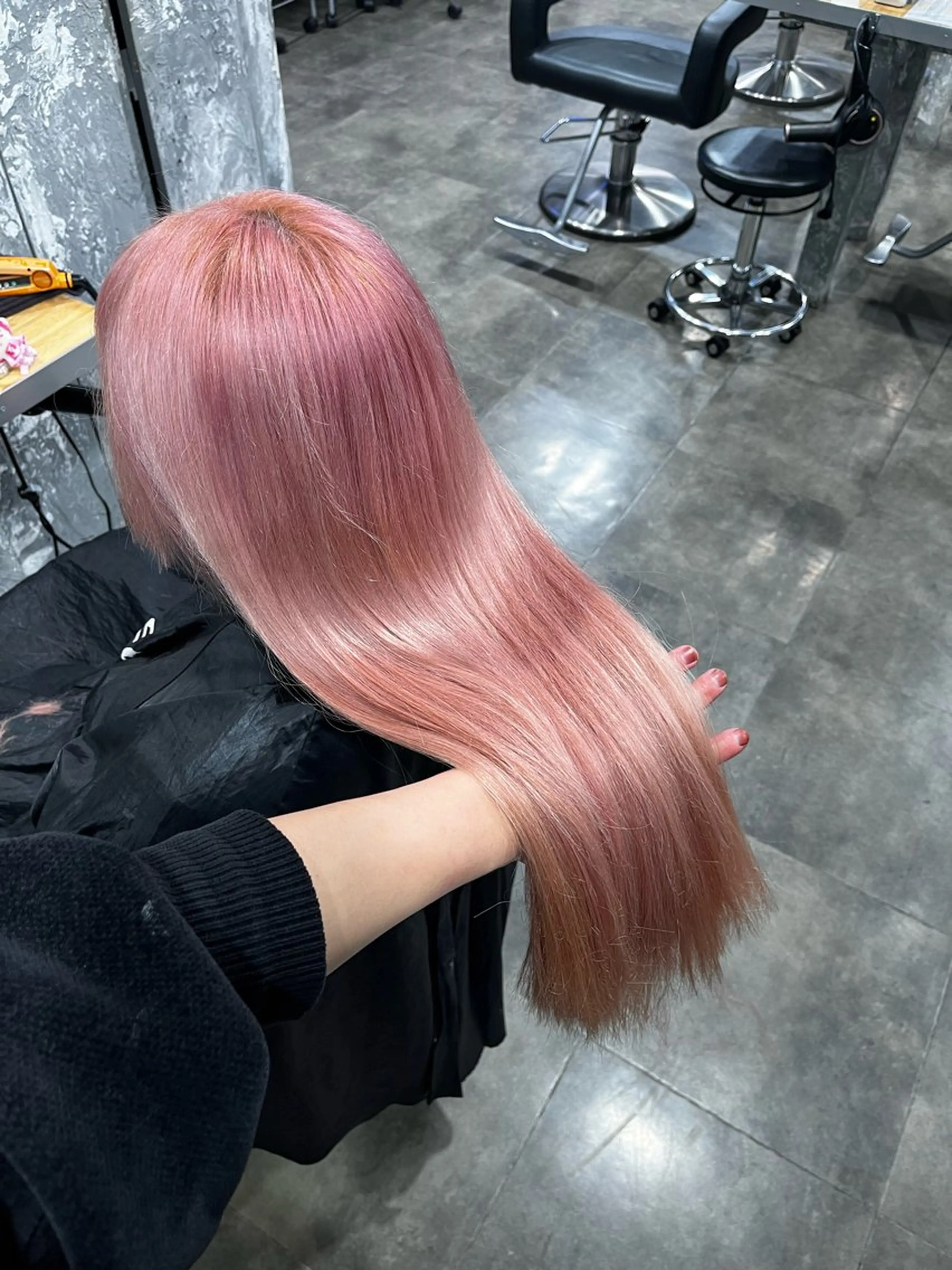 カラー ヘアカラー トリートメント ハイトーンカラー 🦄レイヤーカットのヘアスタイル