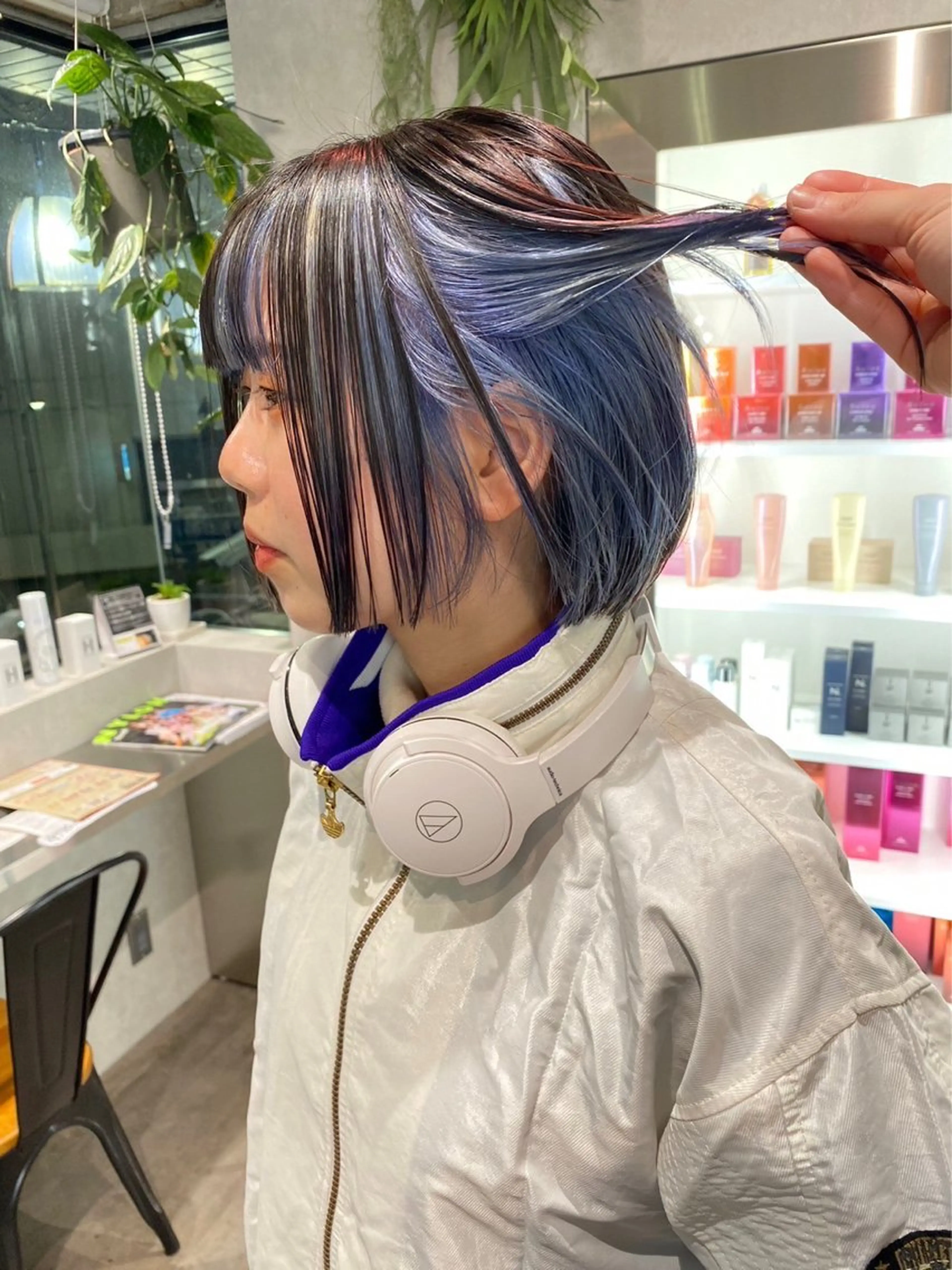 ミディアム カラー メンズ ネイル メンズブリーチ メンズハイライト メンズハイトーン メンズインナーカラー メンズ韓国風 designcolo r/似合わせNOKAのヘアスタイル