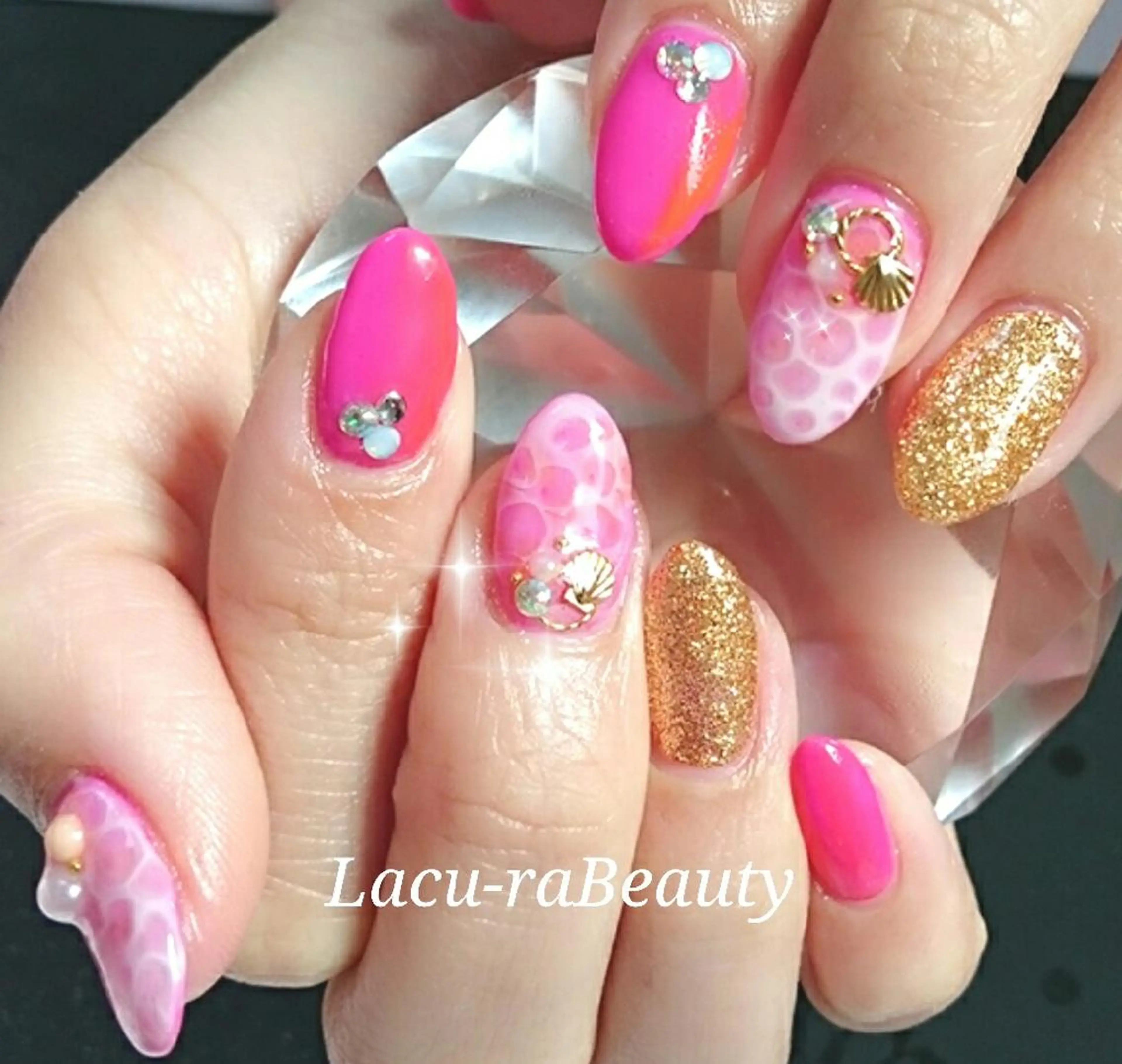 ネイル 夏ネイル 小顔と腸の専門店 ラクーラビューティのエステ・リラクイメージ