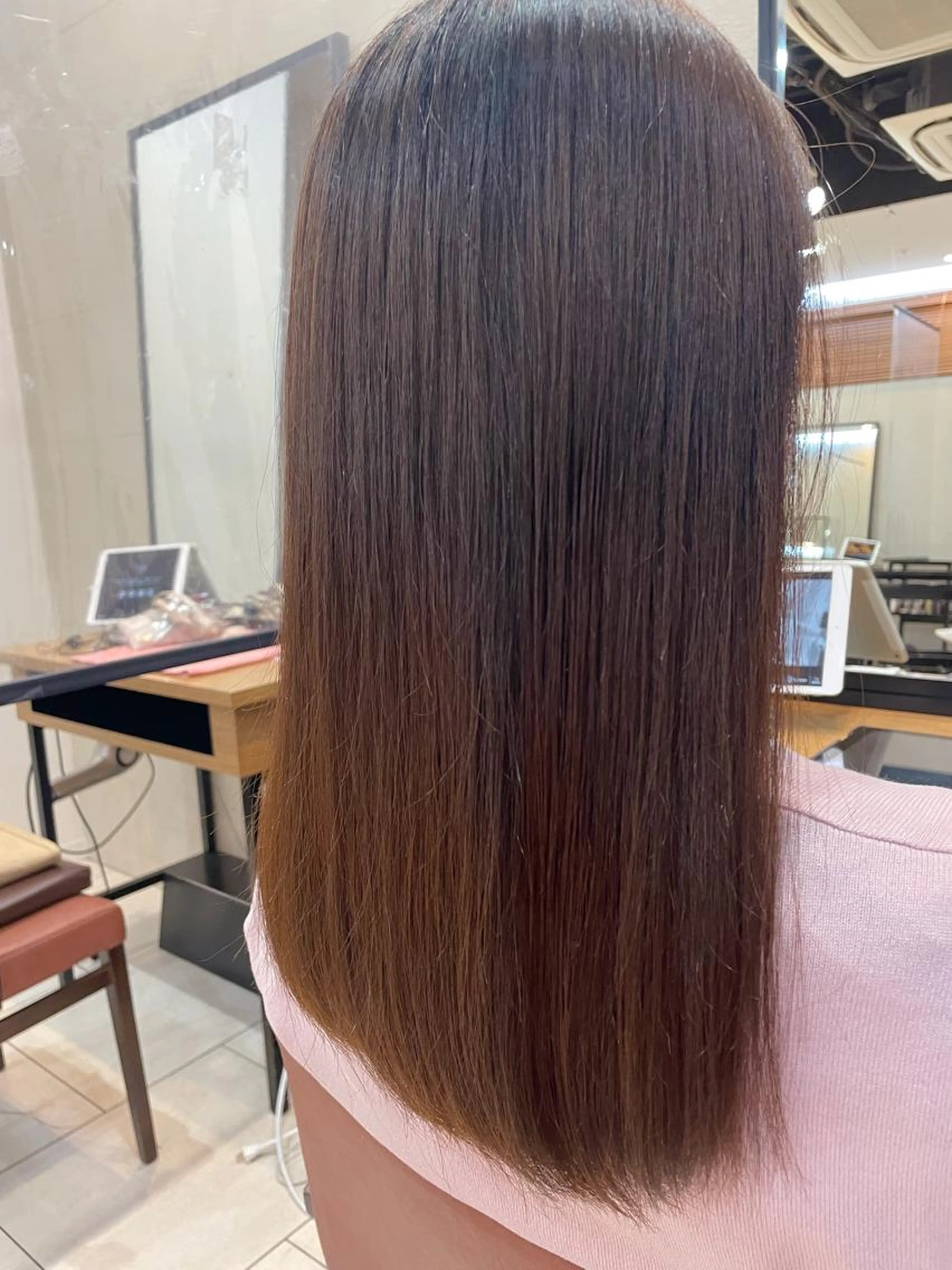 【美髪メニュー】《地毛風ストレート》縮毛矯正+トリートメント+カットの写真