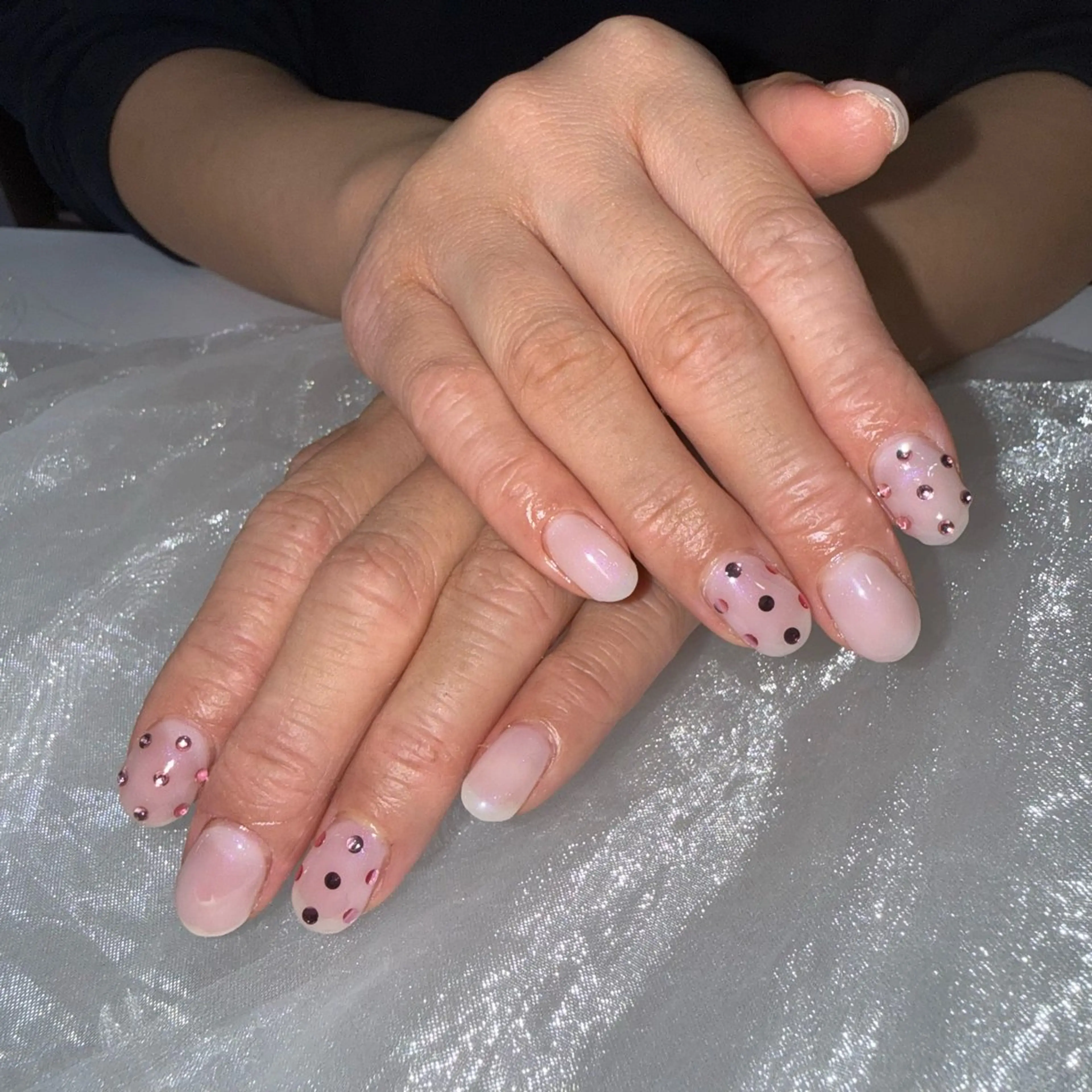 ネイル ワンカラーネイル ストーンネイル ホワイト ハンドネイル Mネイル 名駅本店所属・Mネイル名駅本店 MIHANEのネイルデザイン