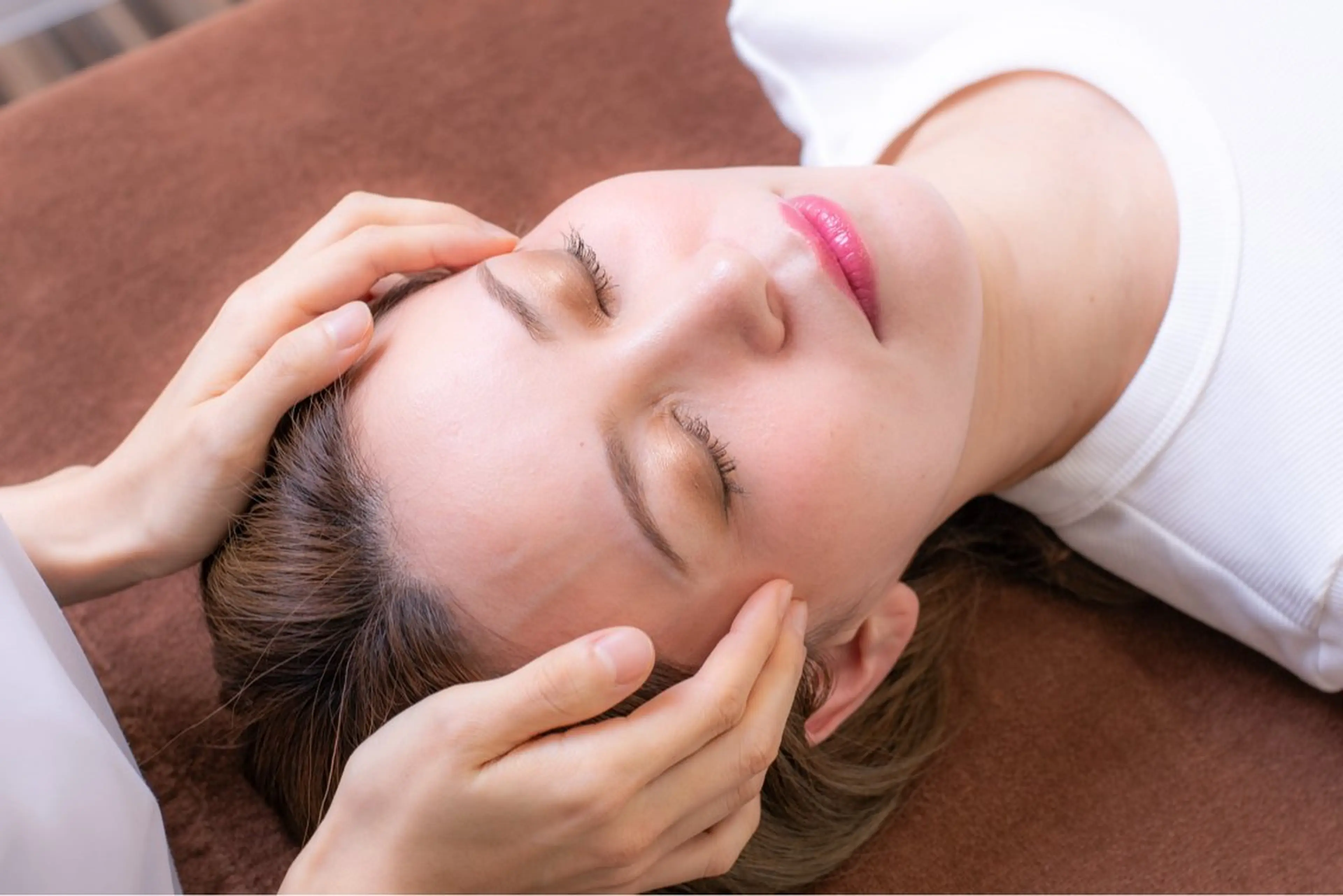 【小顔矯正・顔の歪み矯正・骨盤矯正・姿勢矯正】美容整体プラスフィール人形町店所属・美容整体　小顔矯正 プラスフィール宇田川のエステ・リラクイメージ