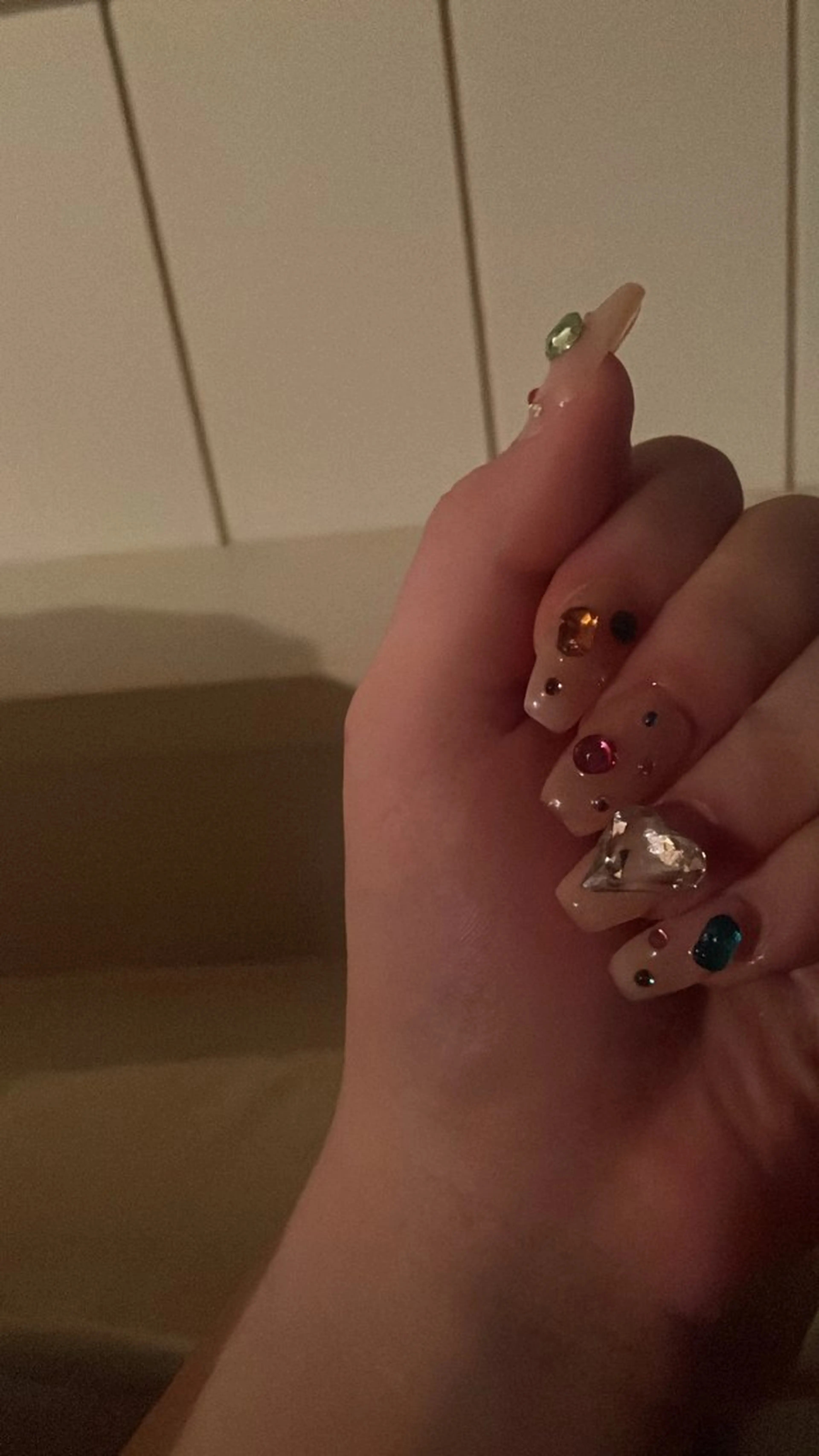 ネイル ネイルサロンエーナイン東雁来店所属・ナカガワ ユラのネイルデザイン