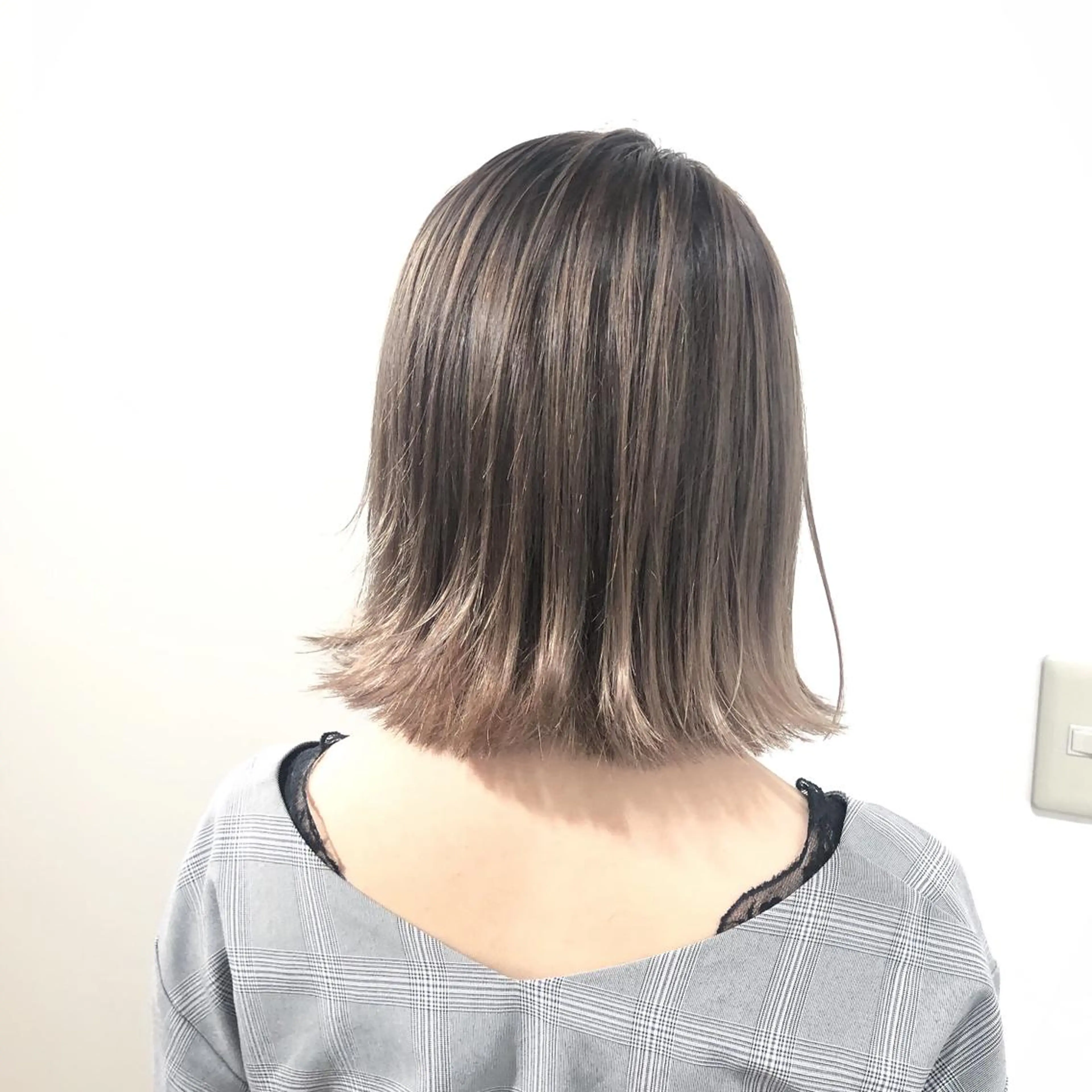 ショート カラー タカハシ ユウキのヘアスタイル