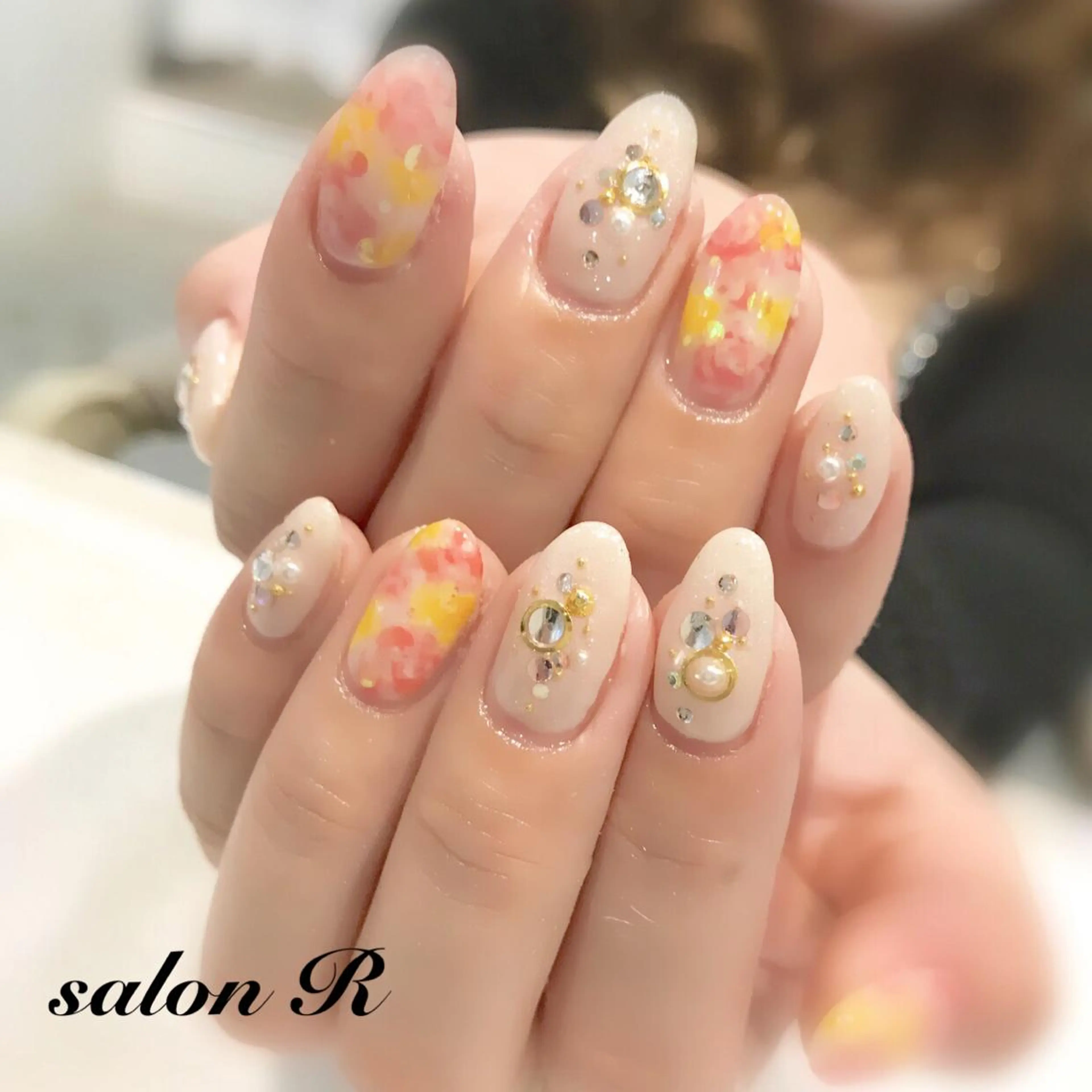 ネイル フラワーネイル Re Pearl～コーディネートサロン～ 市駅前店所属・NARUMI HYODOのネイルデザイン