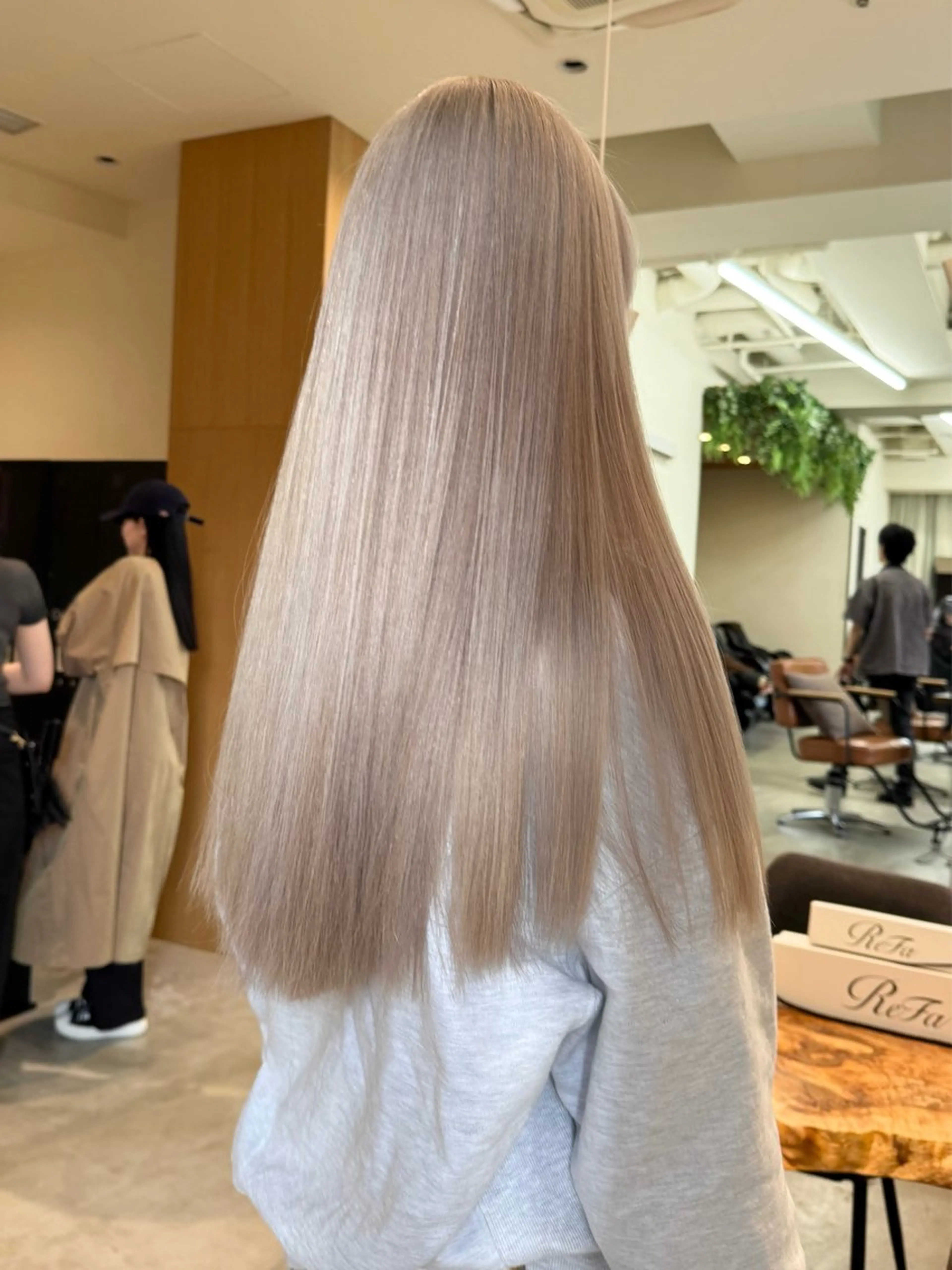 【学生限定クーポン人気Ｎｏ．1】ブリーチ+カラー+カット+トリートメントの写真