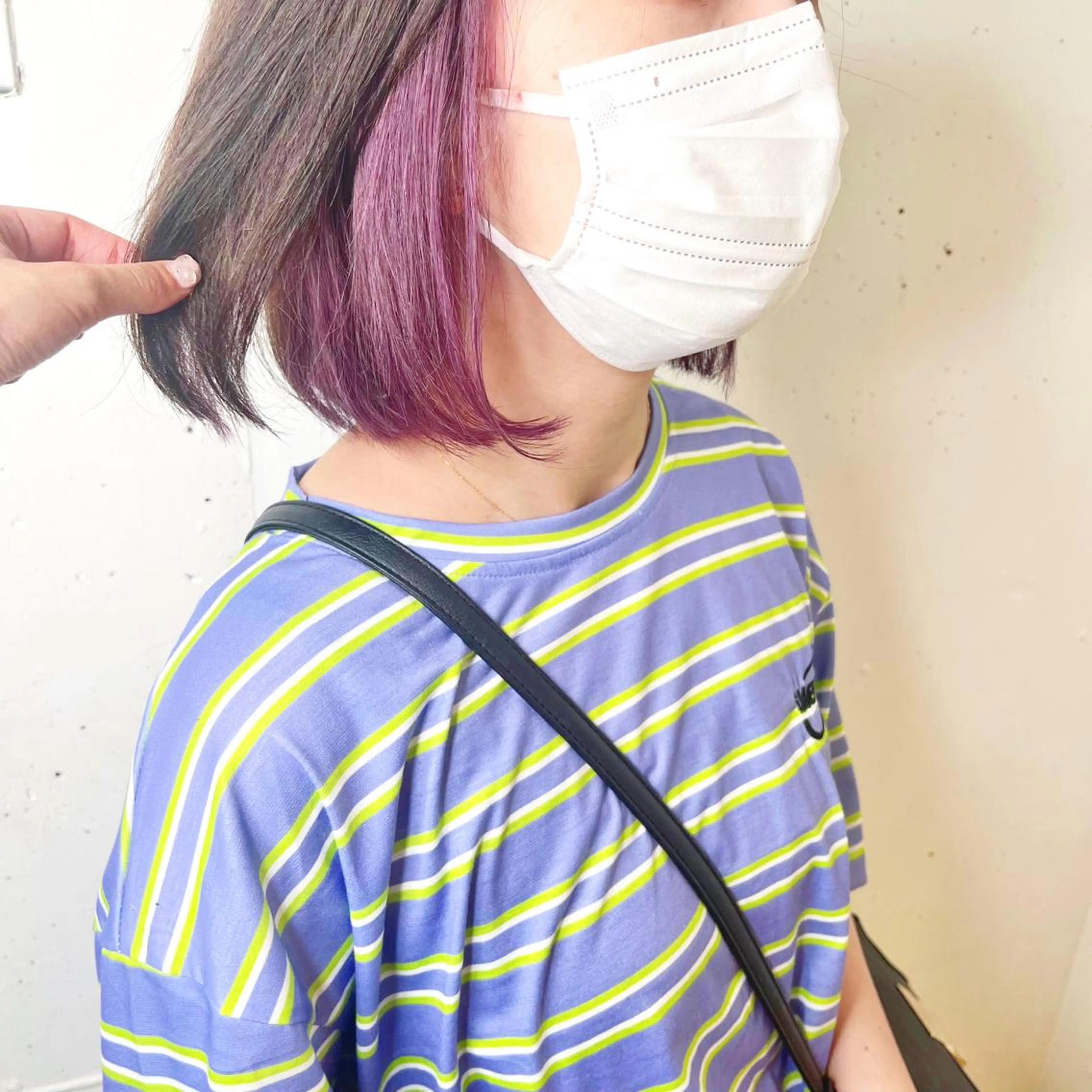 ミディアム カラー ヘアアレンジ インナーカラー ラベンダーカラー 八巻 晴香のヘアスタイル