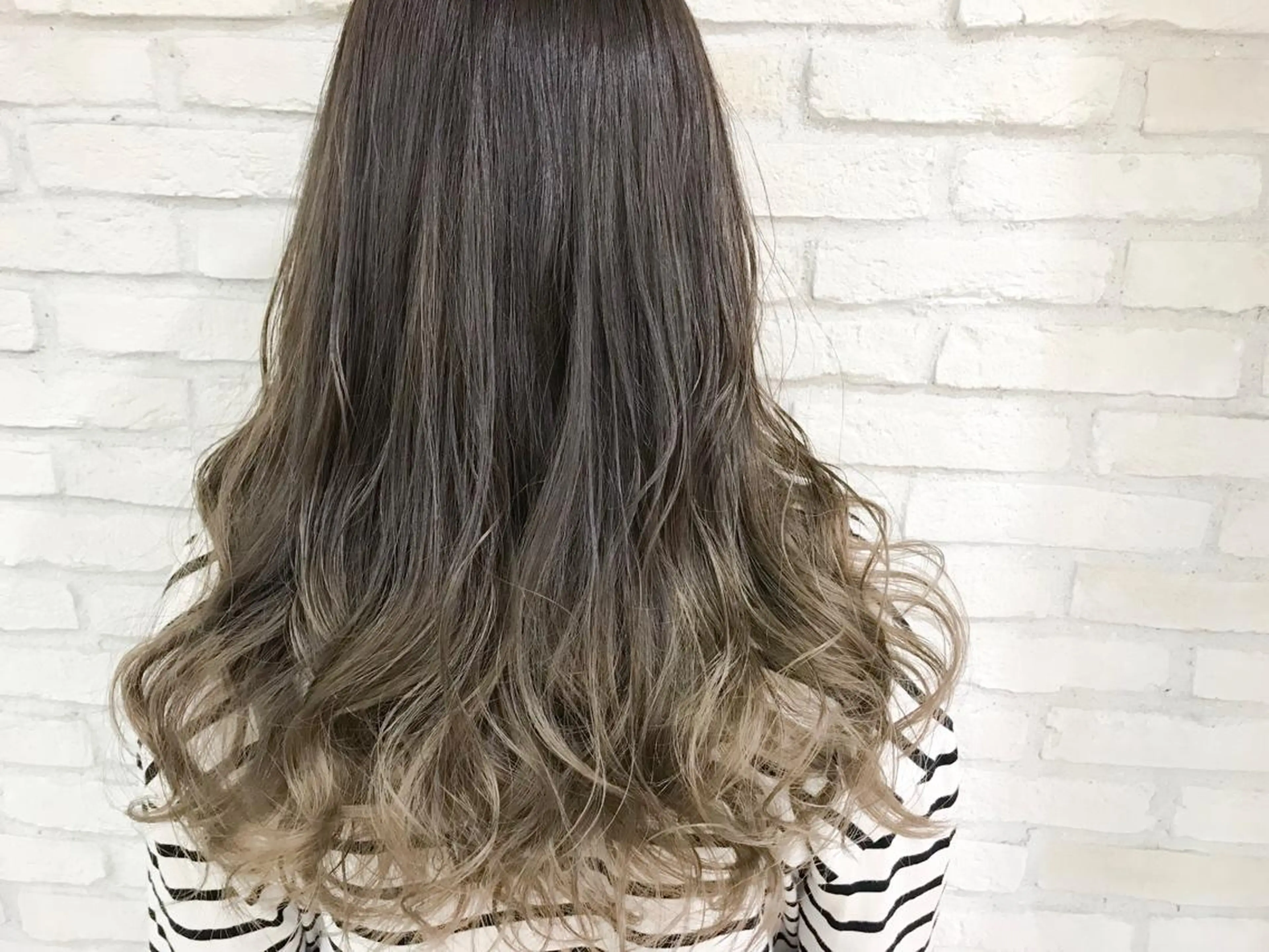 ロング カラー ベージュカラー グラデーションカラー 横浜🍒ルーツカラー エクステ／RIEのヘアスタイル