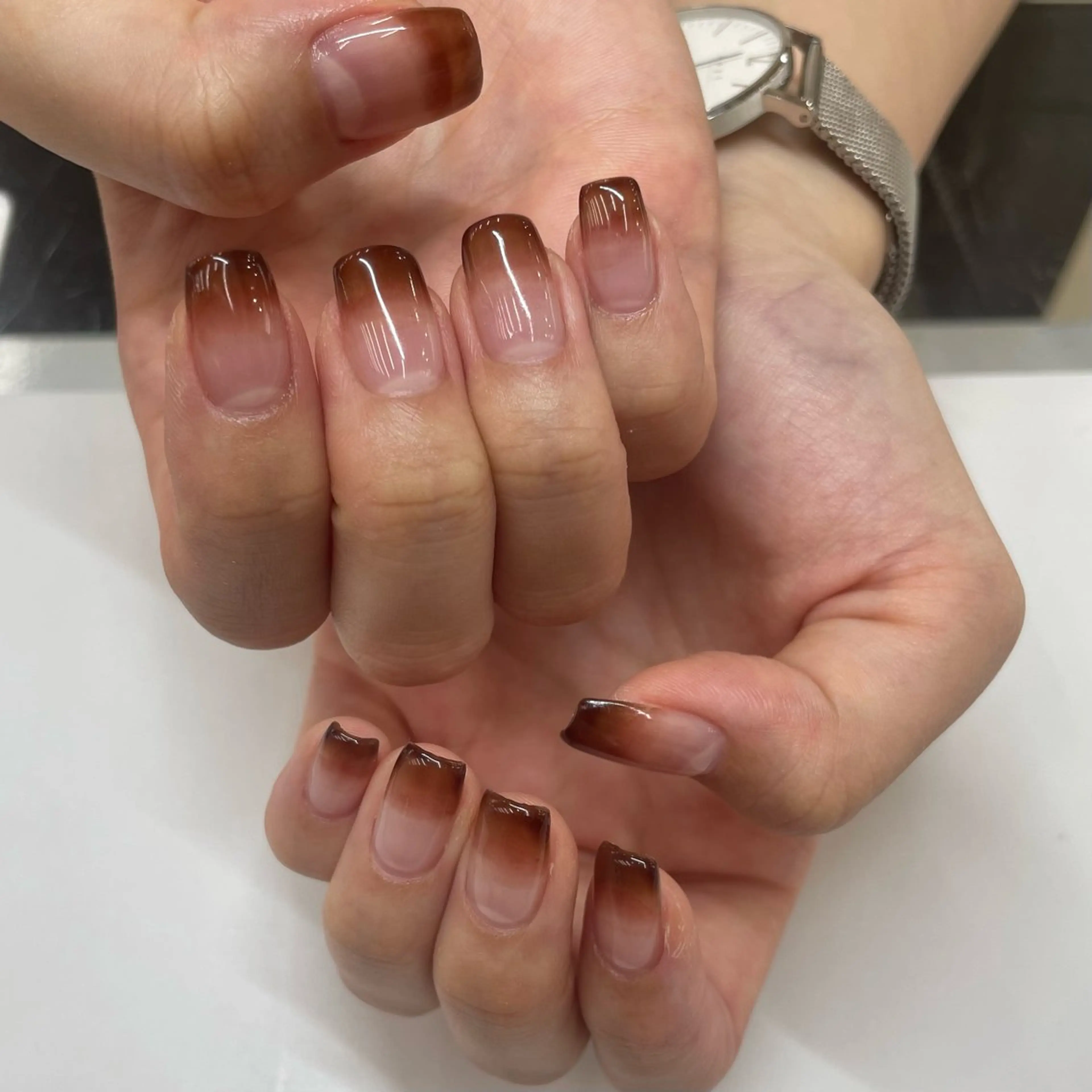 ネイル ブラウン グラデーション MAXKELLY EMIのネイルデザイン