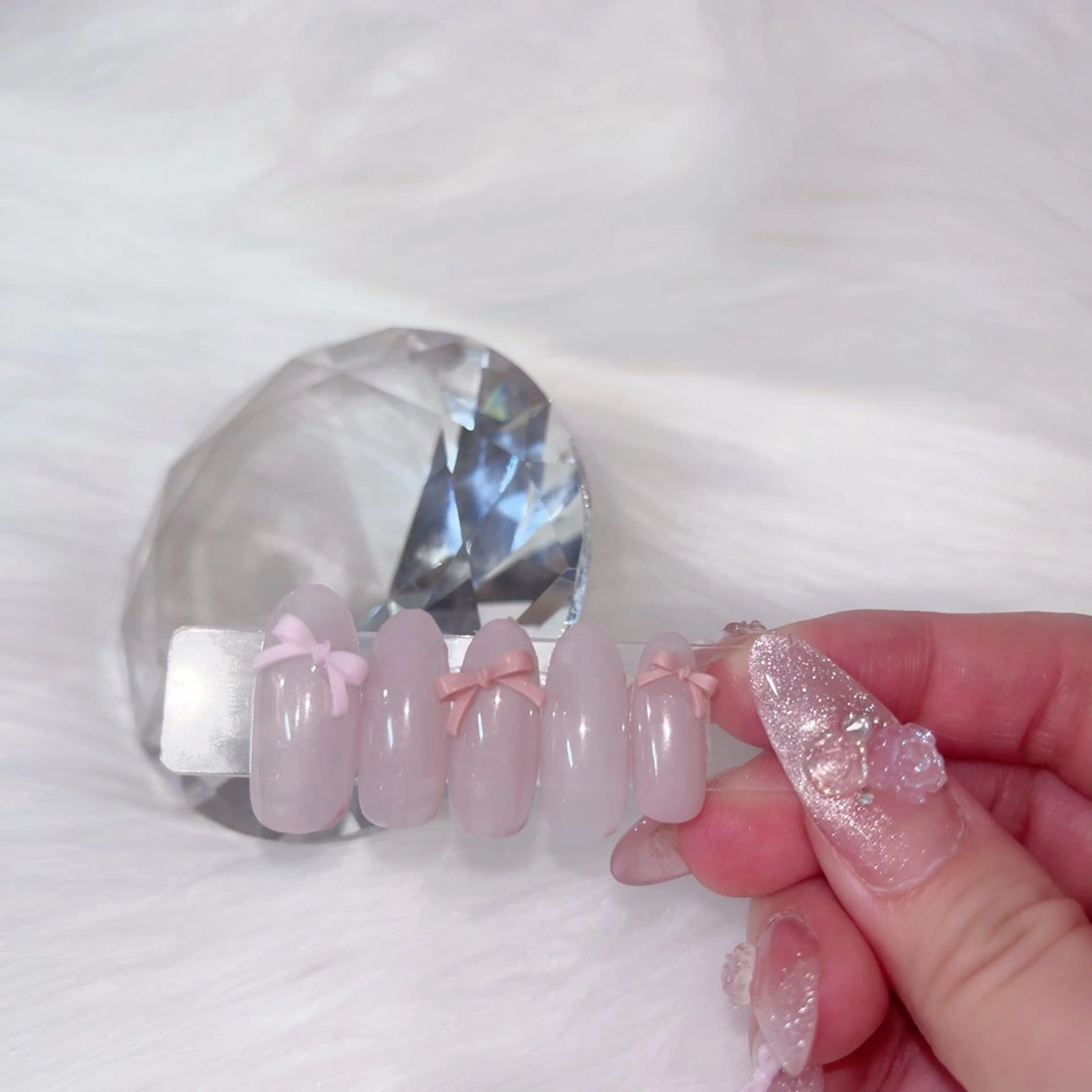 ネイル ガーリー ワンカラーネイル リボン シンプルネイル KOKONA 🎀のネイルデザイン