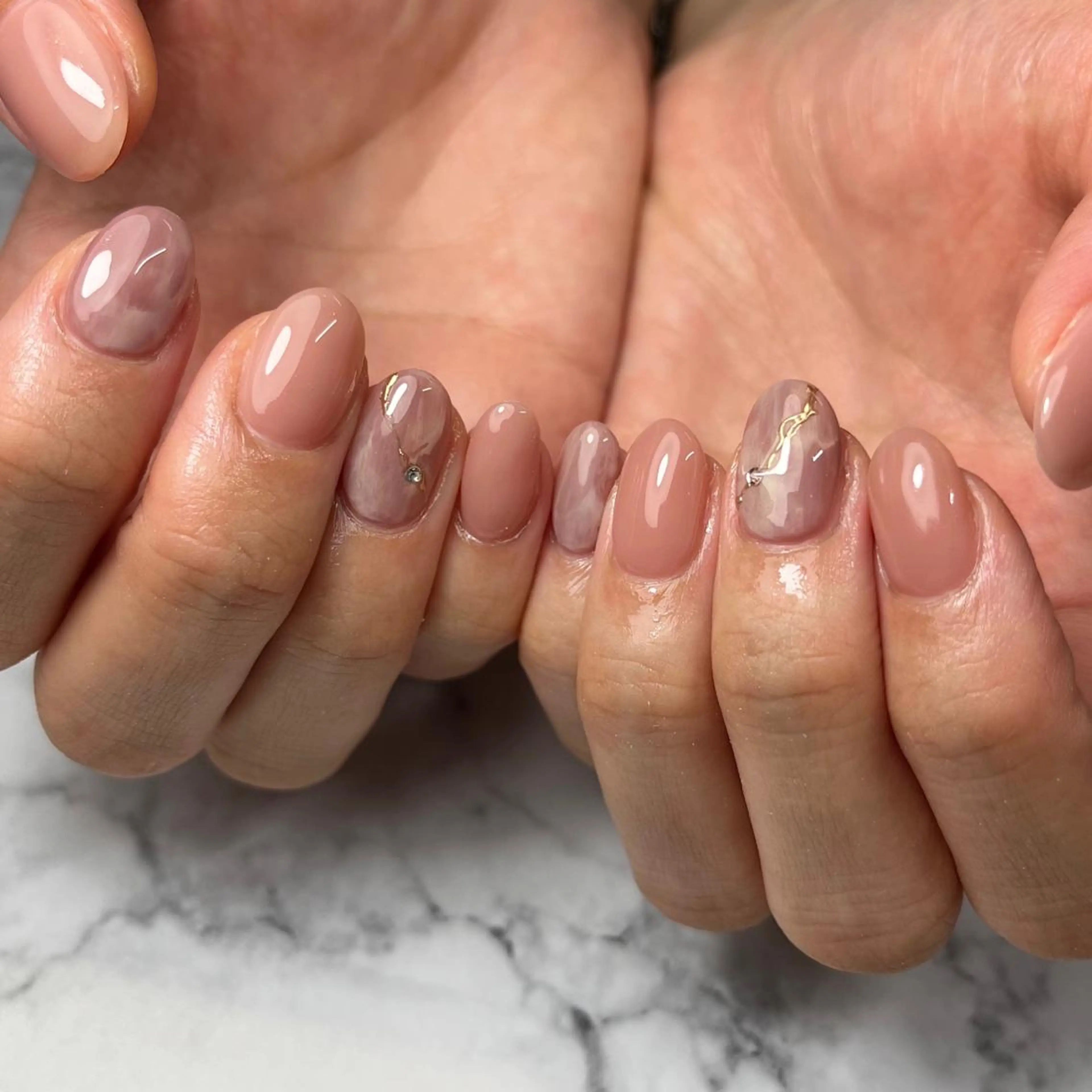 ネイル 大理石ネイル(マーブル) ニュアンスネイル ワンカラーネイル ピンク ハンドネイル NAIL NOWのネイルデザイン