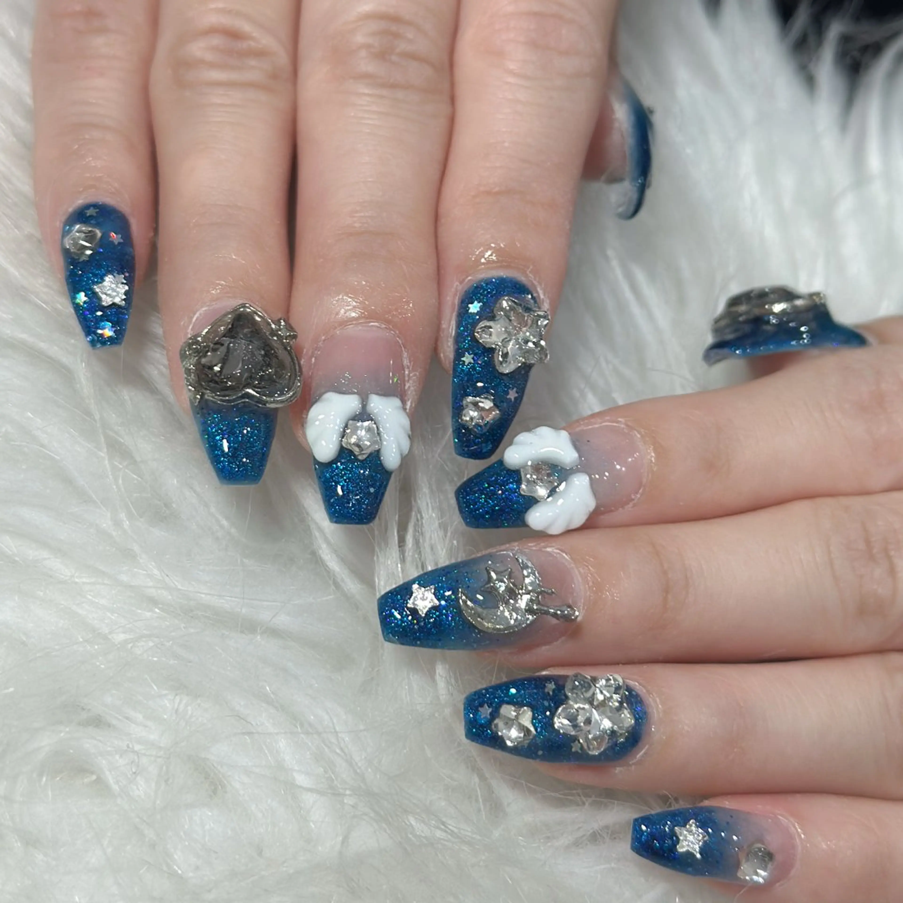 ネイル ハンドネイル フットネイル LAVISH nanamiのネイルデザイン