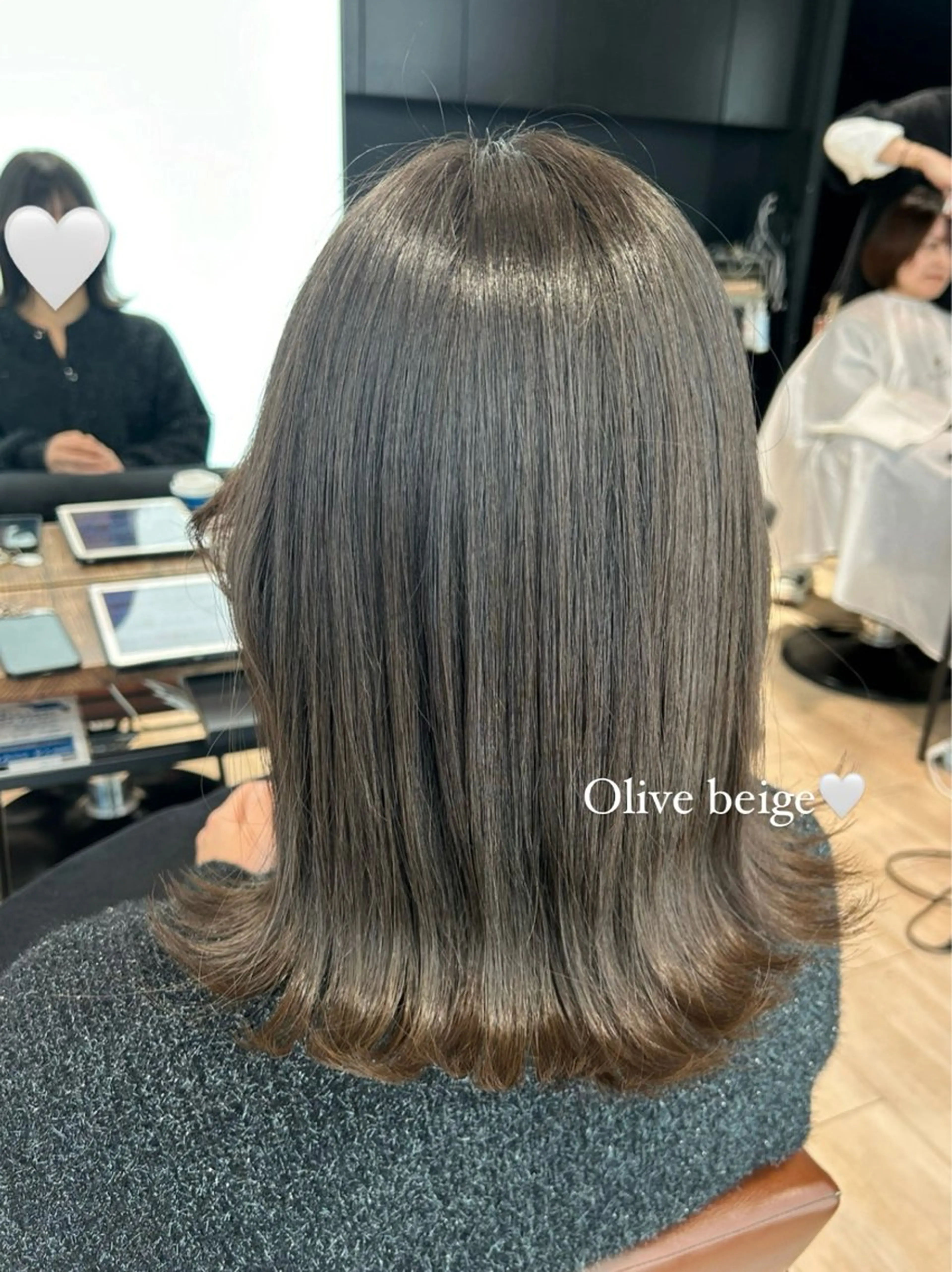 ミディアム カラー ベージュカラー 透明感カラー オリーブベージュ オリーブカラー ヘアカラー トリートメント 🍼顔周りカット/ レイヤー/小川華奈のヘアスタイル