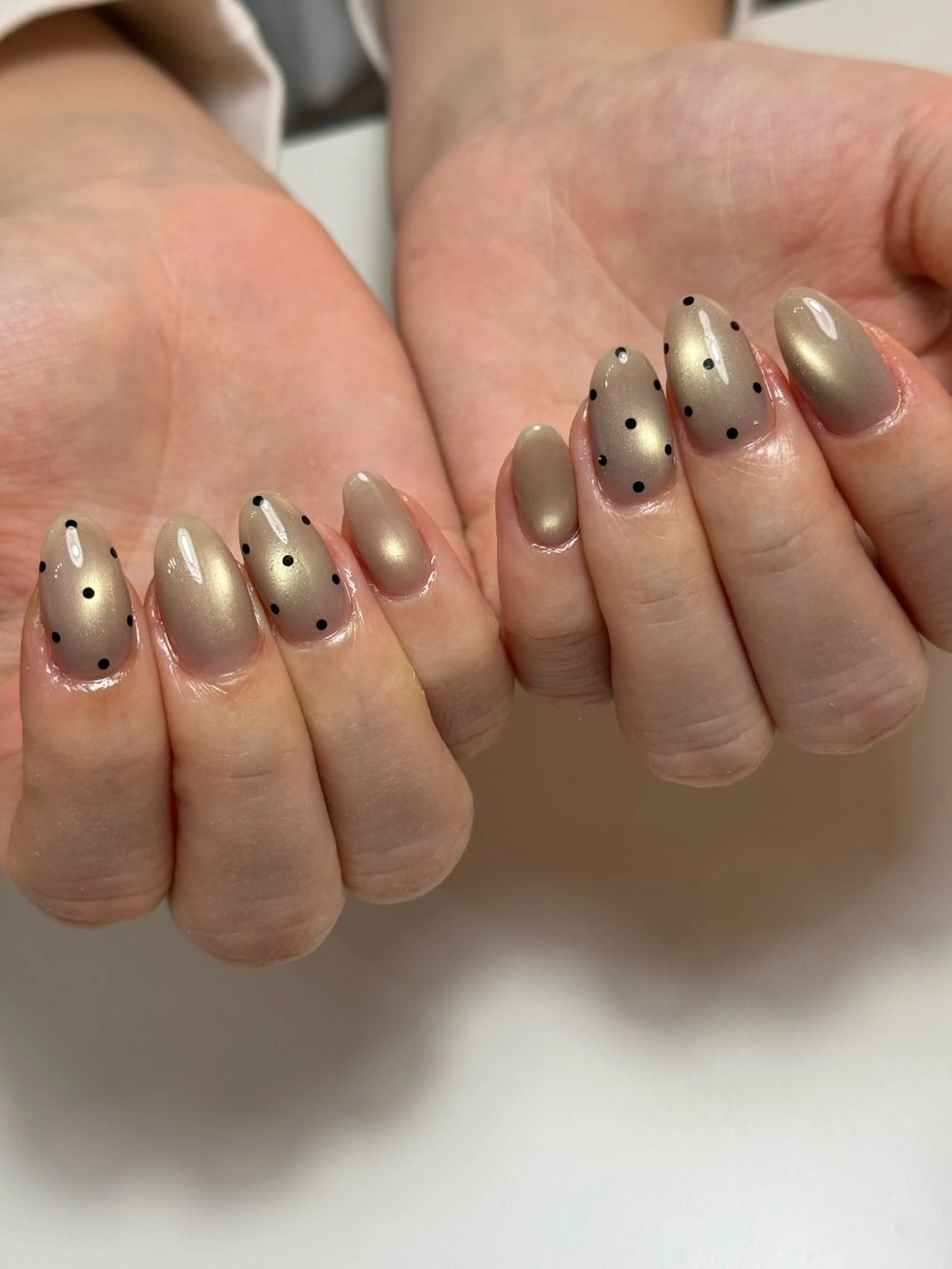 ネイル ドット マグネットネイル ハンドネイル Verura所属・Ura Rのネイルデザイン