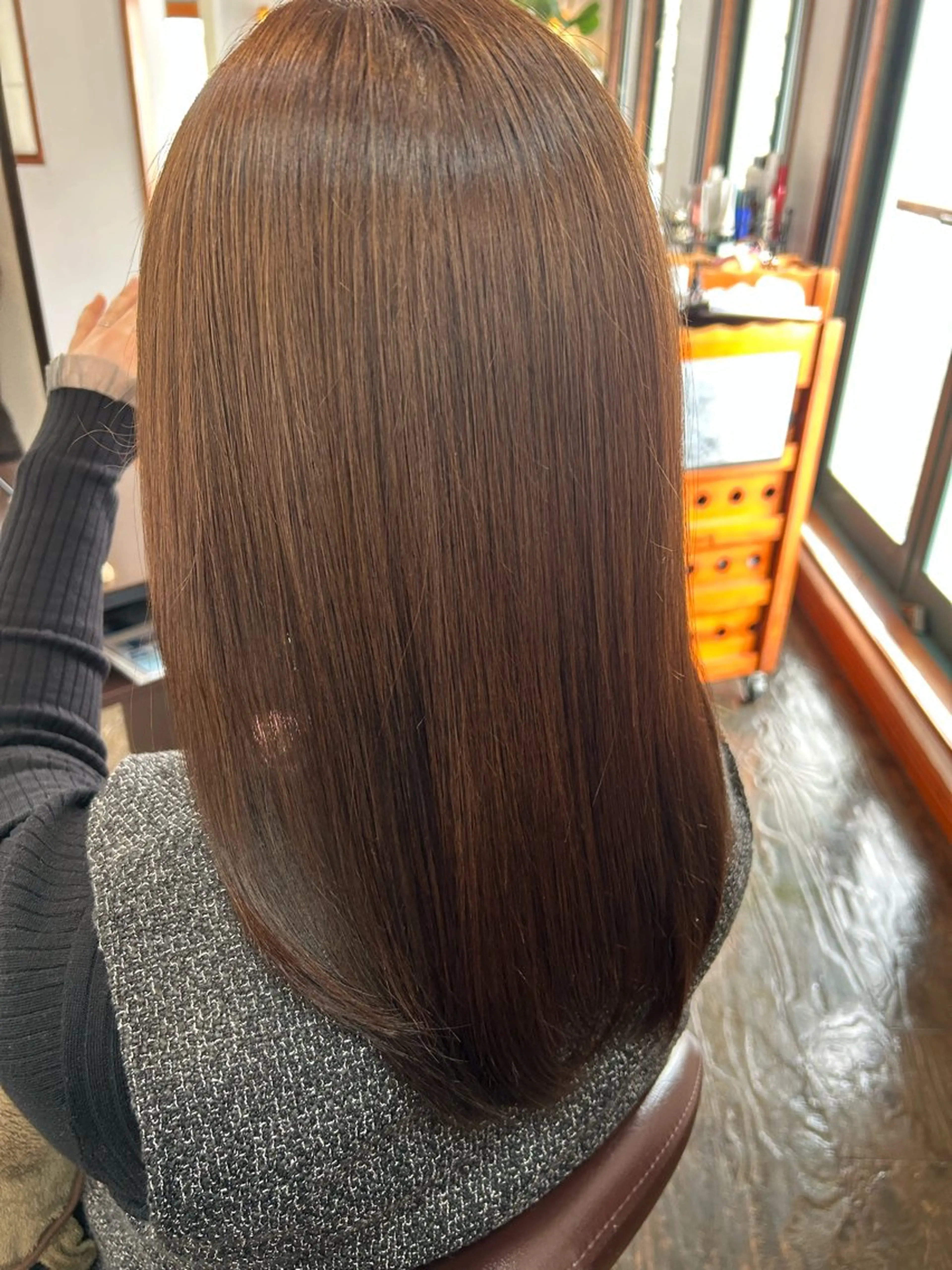 セミロング カラー 髪質改善 カット 縮毛矯正 LaRuelle🦩 康本♦️髪質改善♦️のヘアスタイル