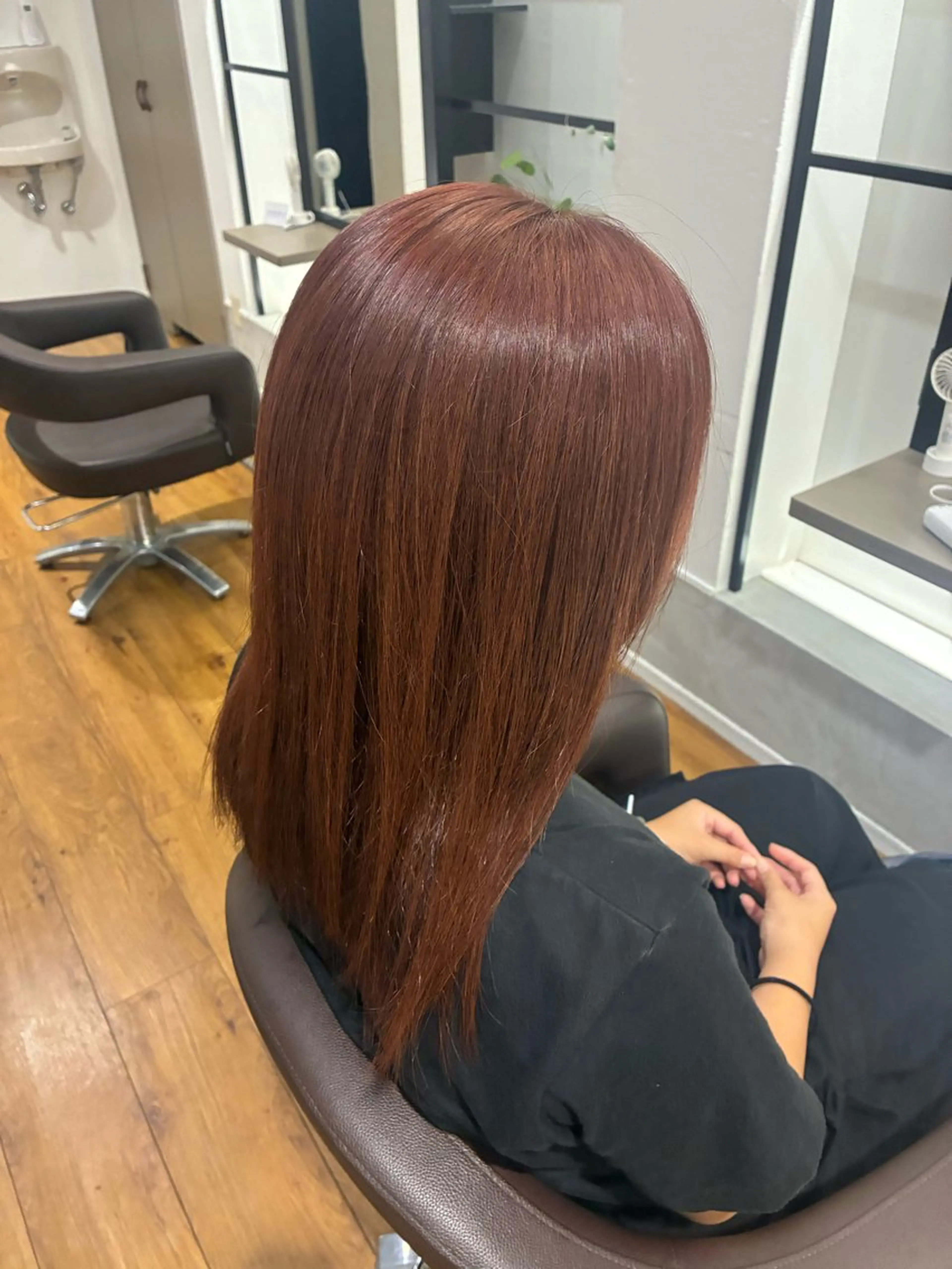 ミディアム カラー ブラウンカラー レッドカラー レッドブラウン ヘアカラー 石川 菜月のヘアスタイル