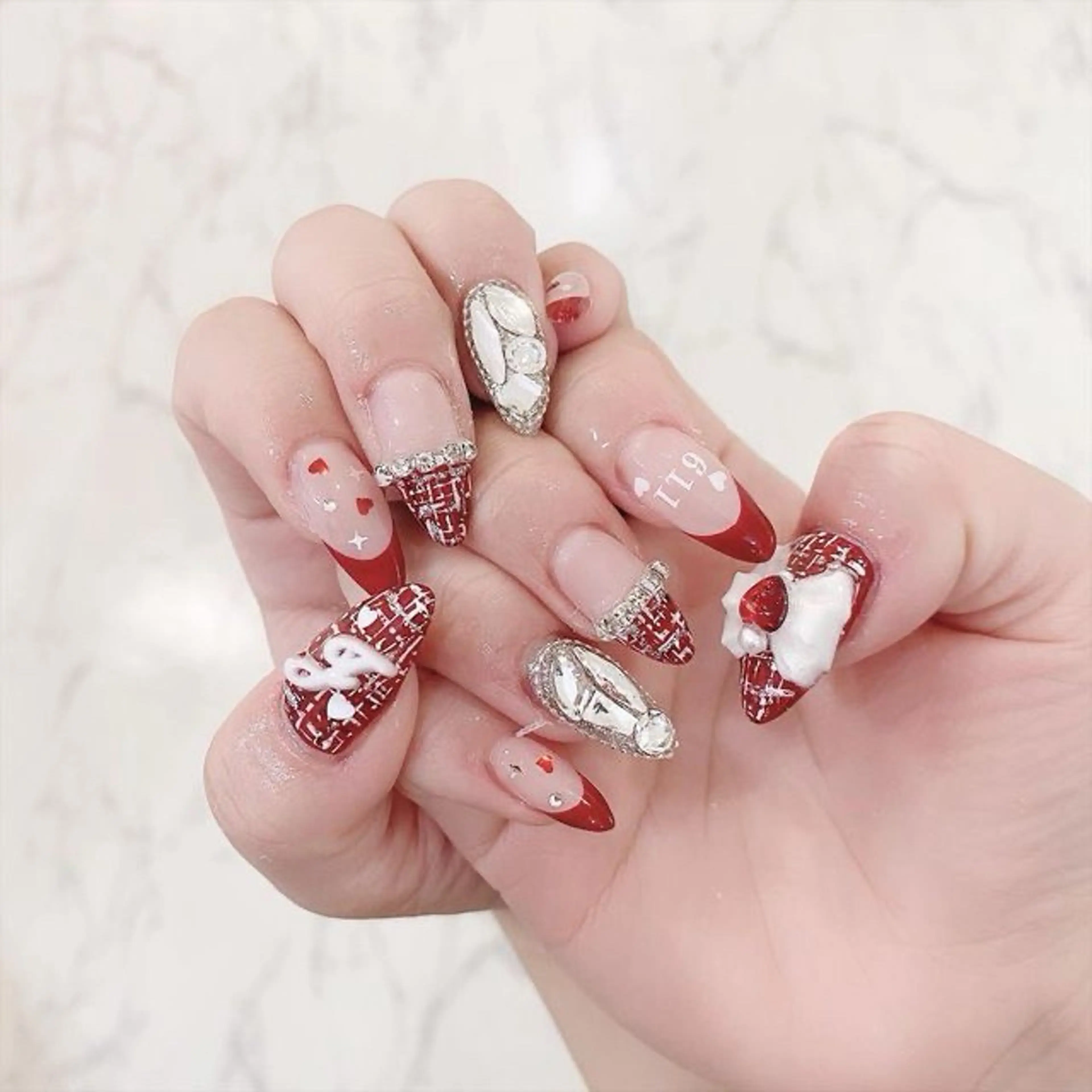 ネイル マグネットネイル ピンク ネイルチップ 冬ネイル Lee Nailsのネイルデザイン