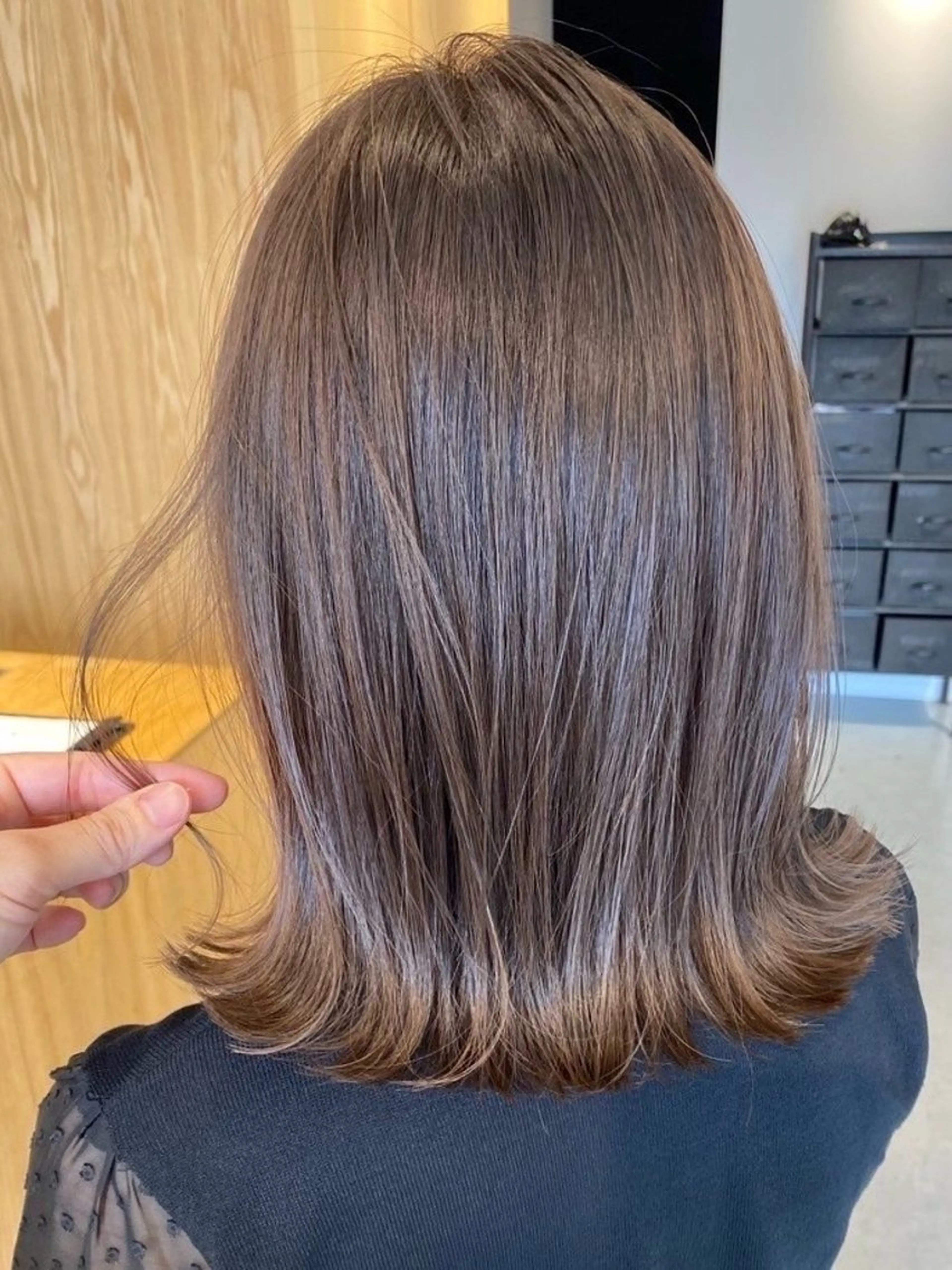 ミディアム ヘアカラー 鈴木 紅寧のヘアスタイル