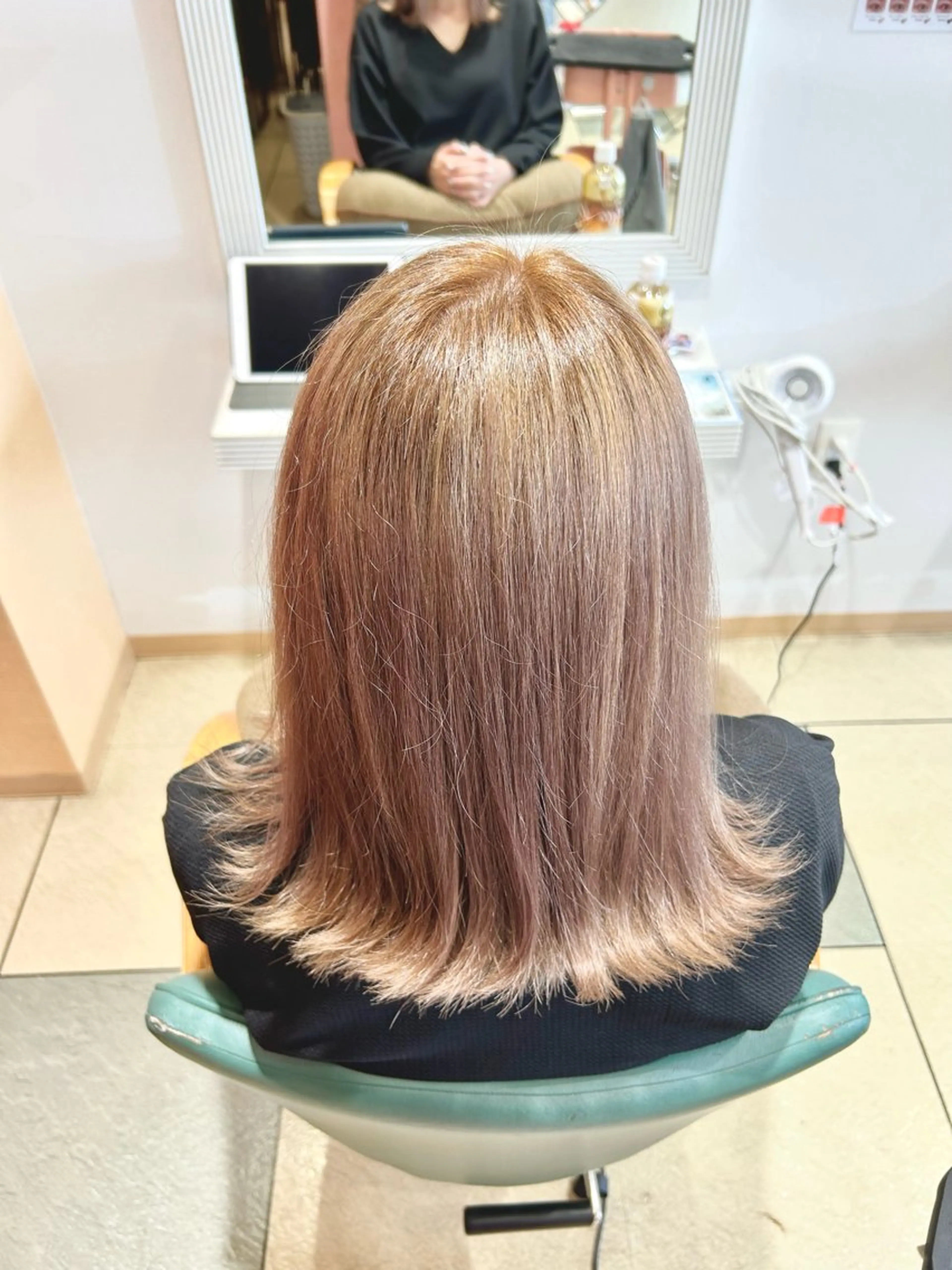 セミロング カラー ベージュカラー 🩷愛咲🩷レイヤー /透明感カラーのヘアスタイル