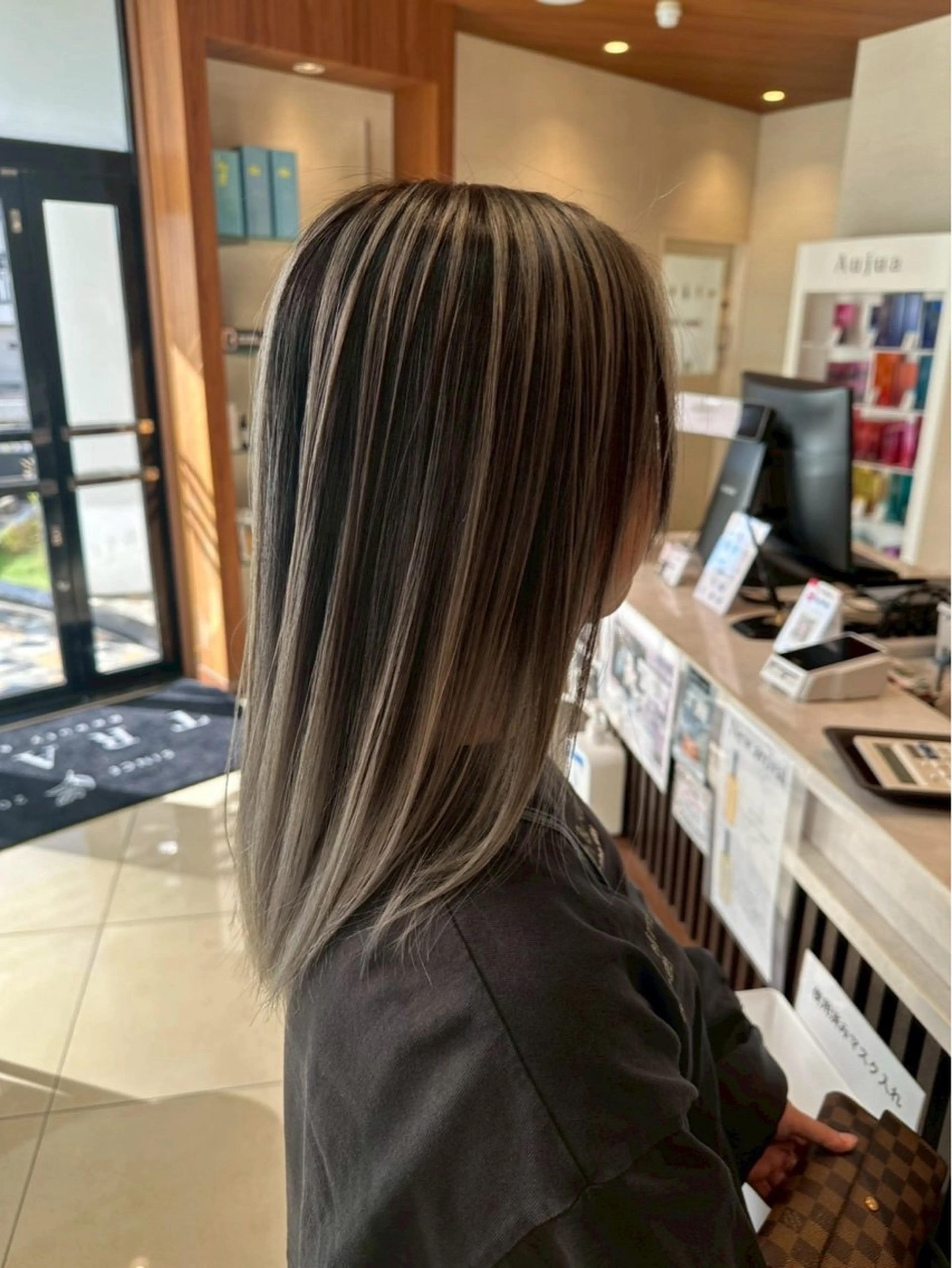 カラー Trace st半田所属・田中 梨鈴のヘアスタイル