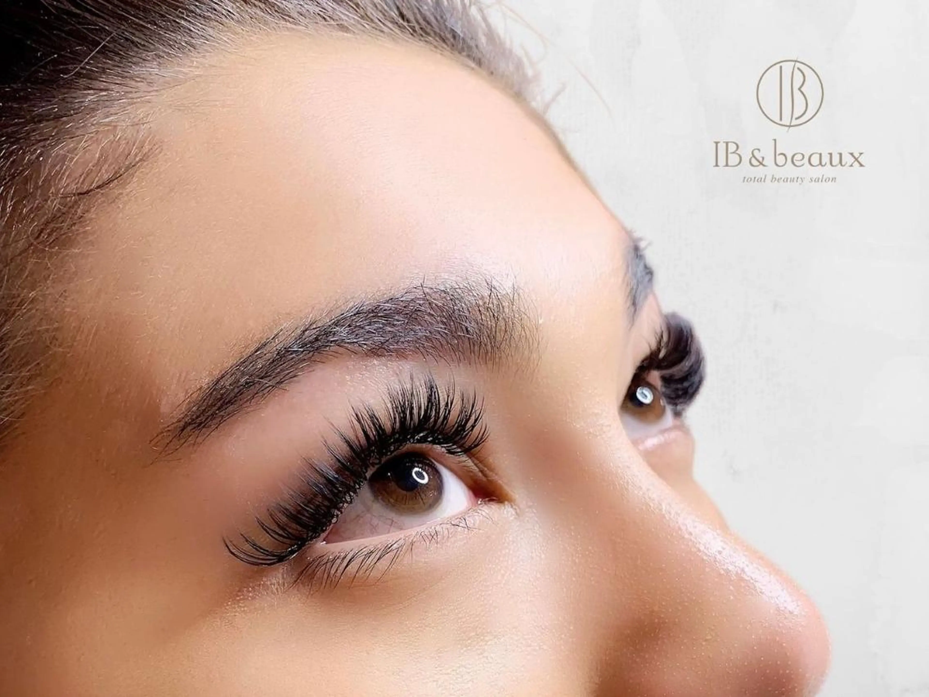 マツエク・マツパ ボリュームラッシュ 1席のみの個室サロン 西麻布1丁目のマツエク・マツパデザイン