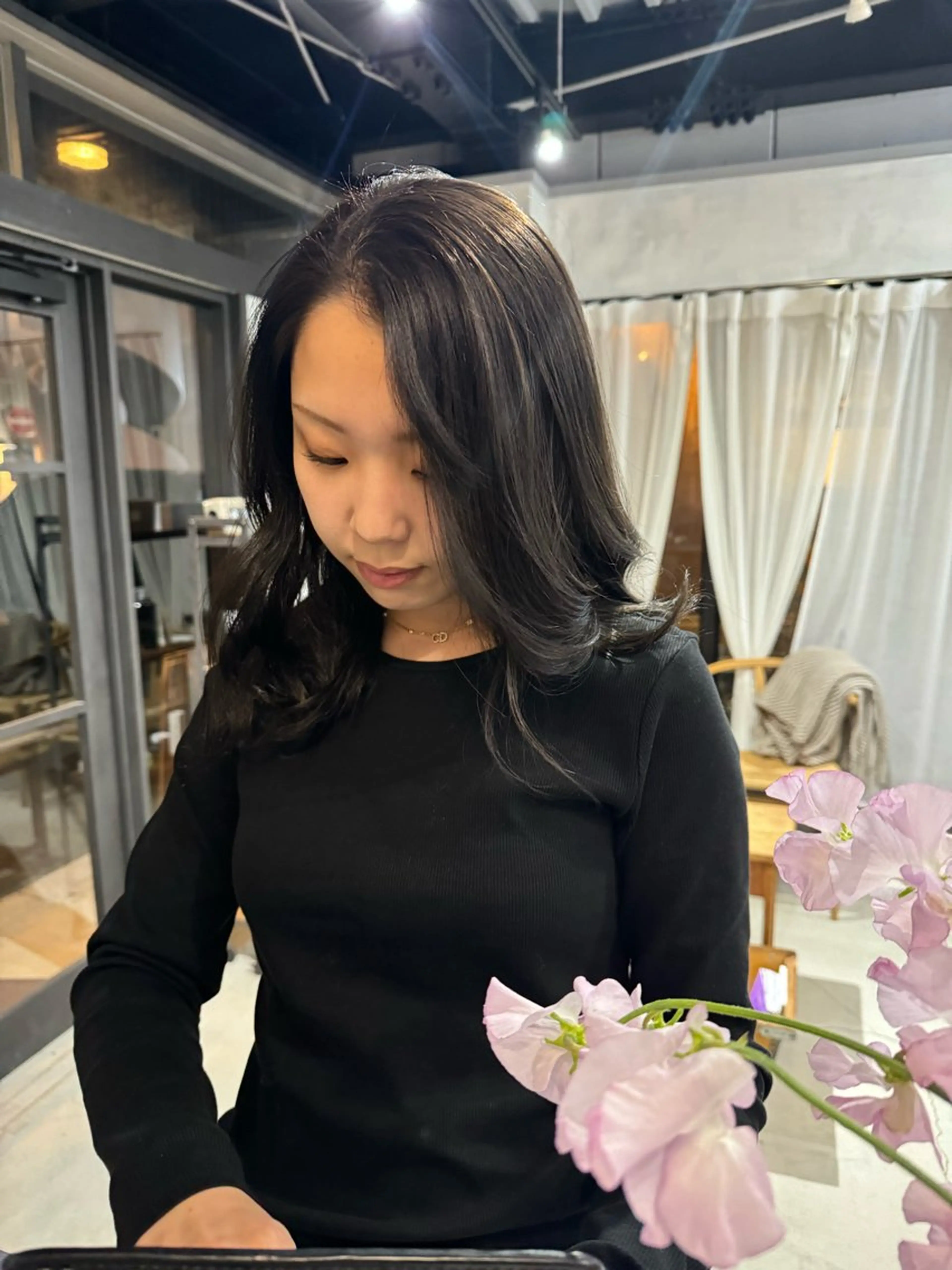 ミディアム 薮 夏帆のヘアスタイル