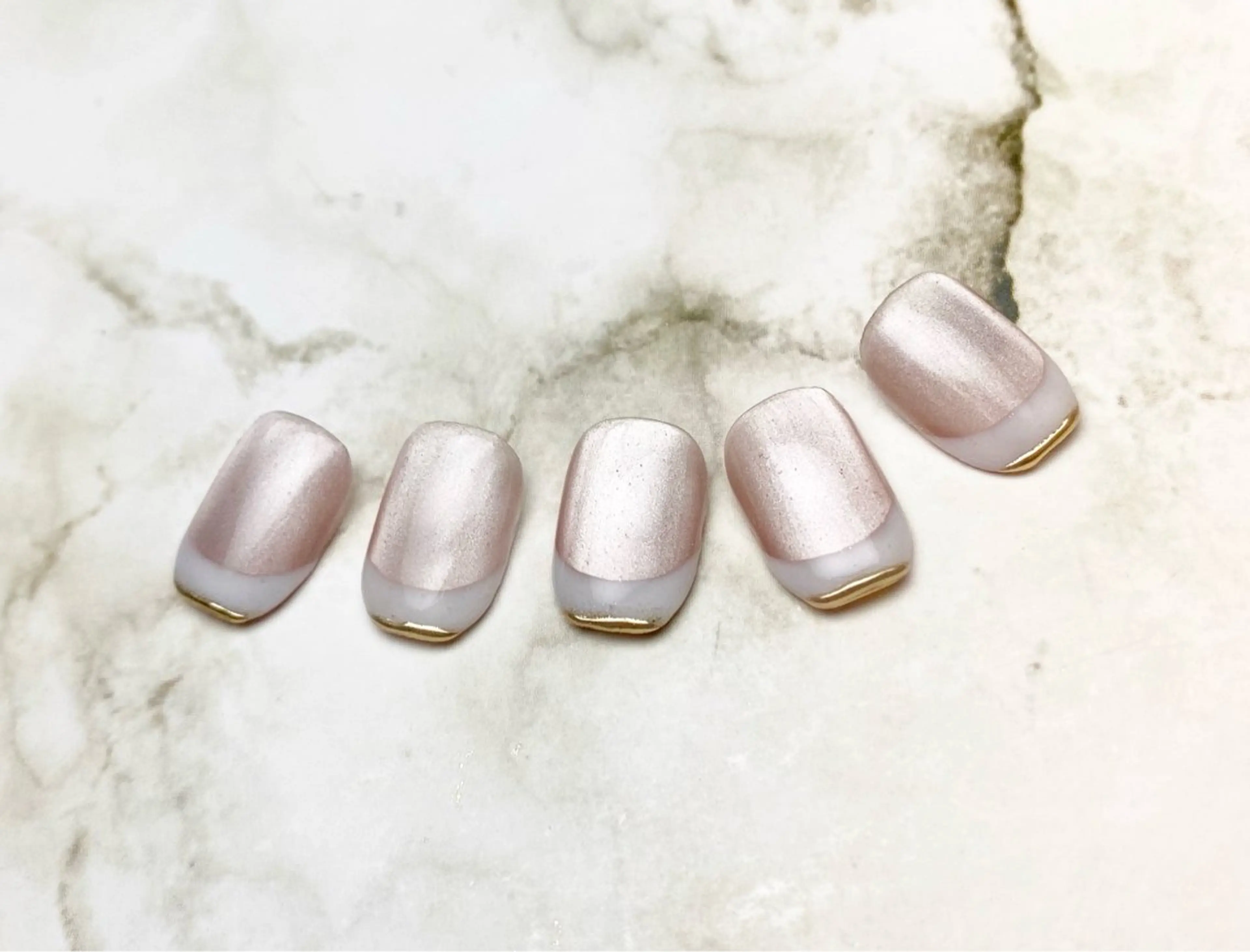 ネイル フレンチネイル マグネットネイル マグネットフレンチ ハンドネイル Luaran nailのネイルデザイン